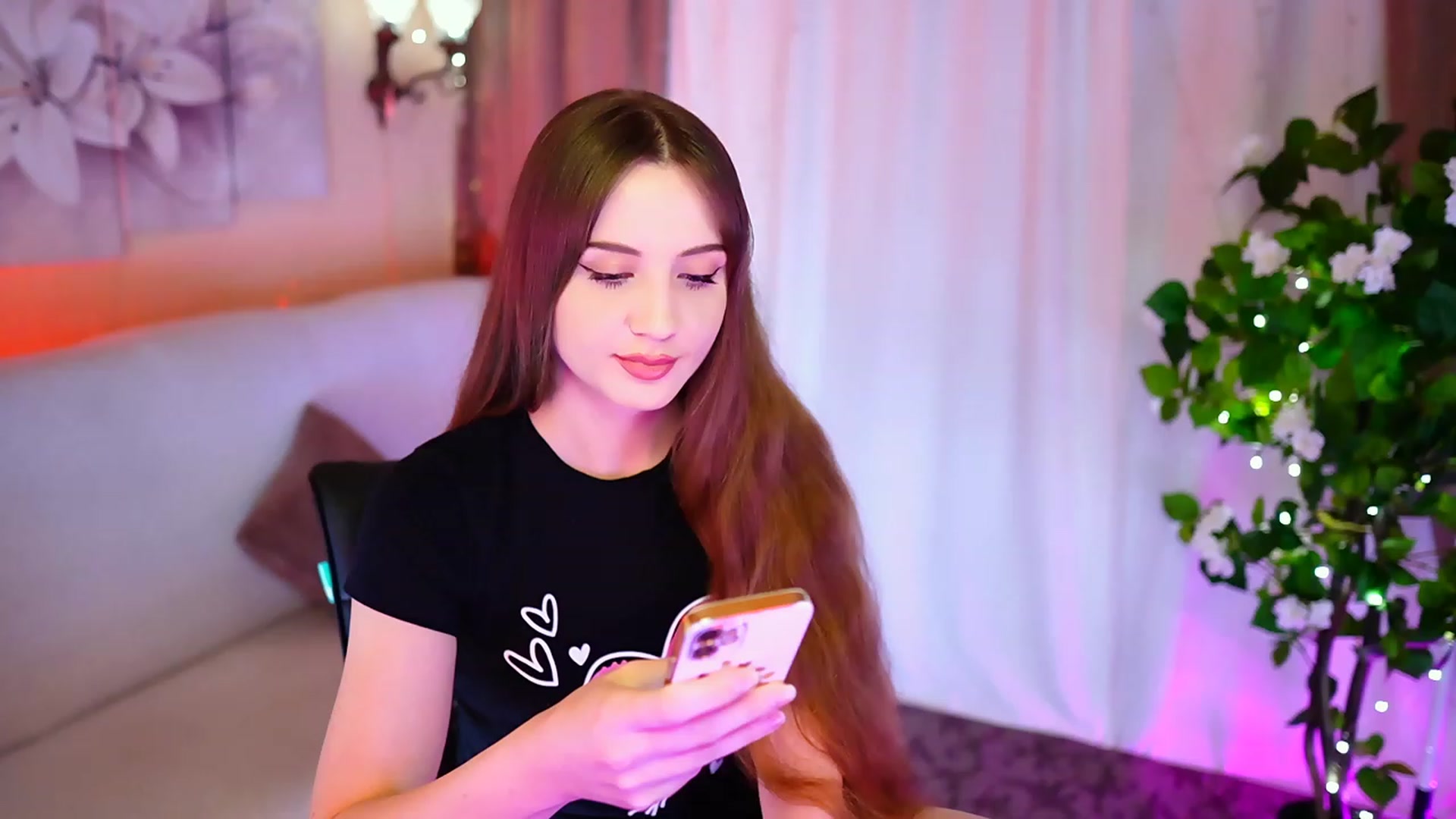 Gallery image thumbnail from Innocent_Soul's myfreecams stream on, 10/04/2023, 16:33 image 19 of 20