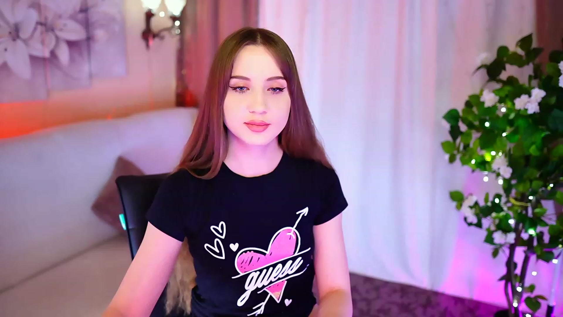 Gallery image thumbnail from Innocent_Soul's myfreecams stream on, 10/04/2023, 16:33 image 4 of 20