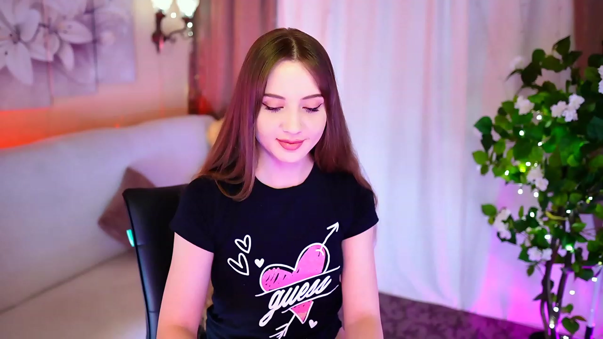 Gallery image thumbnail from Innocent_Soul's myfreecams stream on, 10/04/2023, 16:33 image 6 of 20