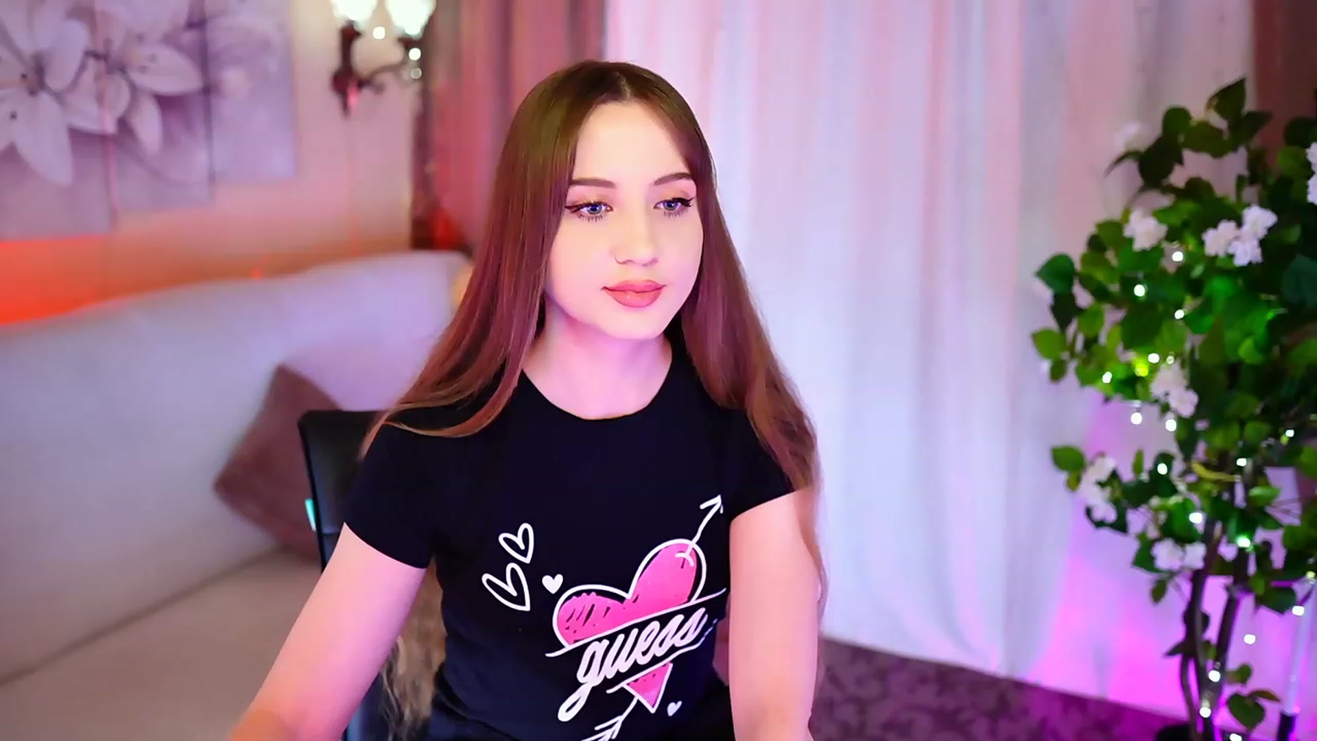 Gallery image thumbnail from Innocent_Soul's myfreecams stream on, 10/04/2023, 16:33 image 10 of 20