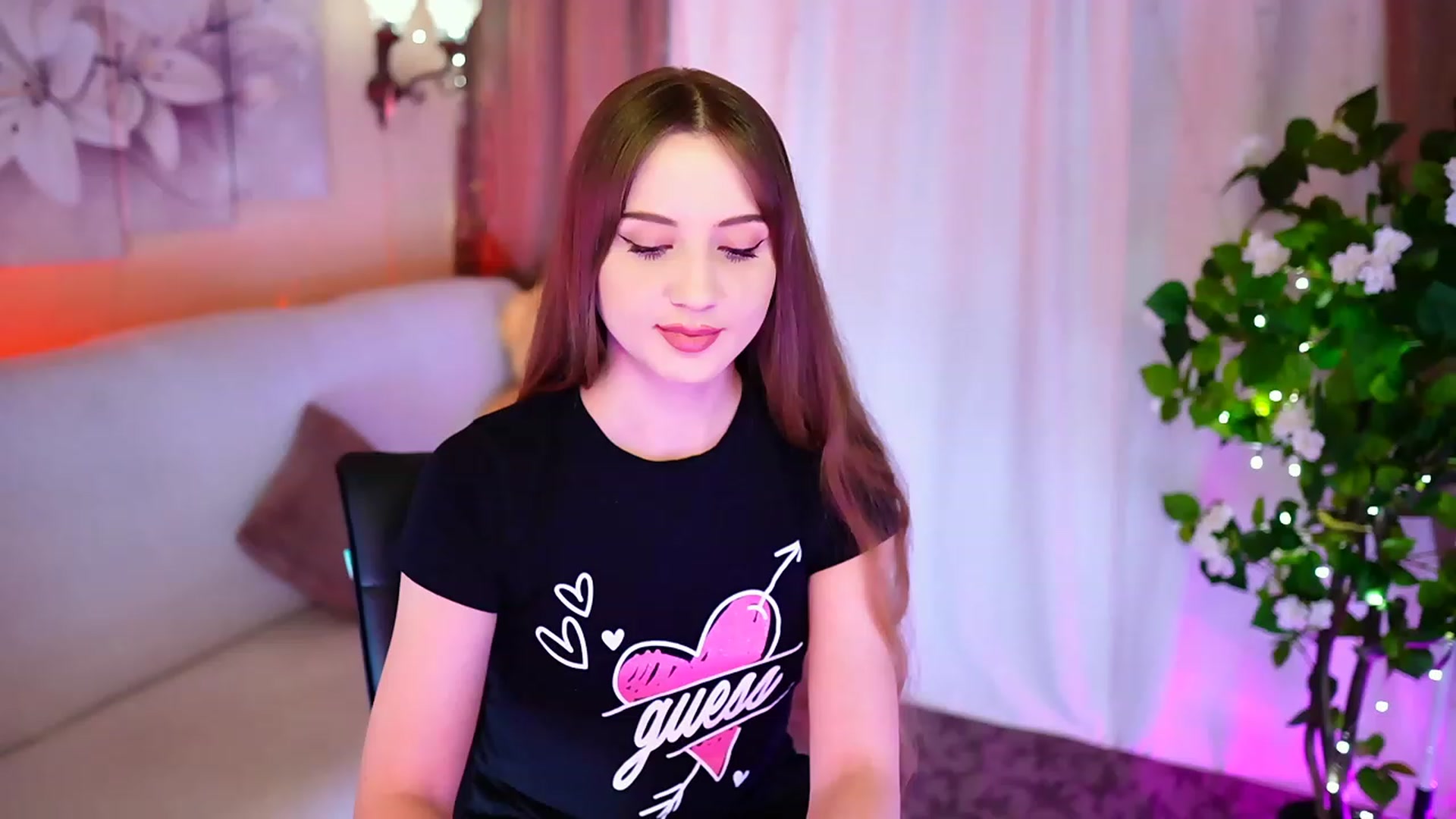 Gallery image thumbnail from Innocent_Soul's myfreecams stream on, 10/04/2023, 16:33 image 15 of 20