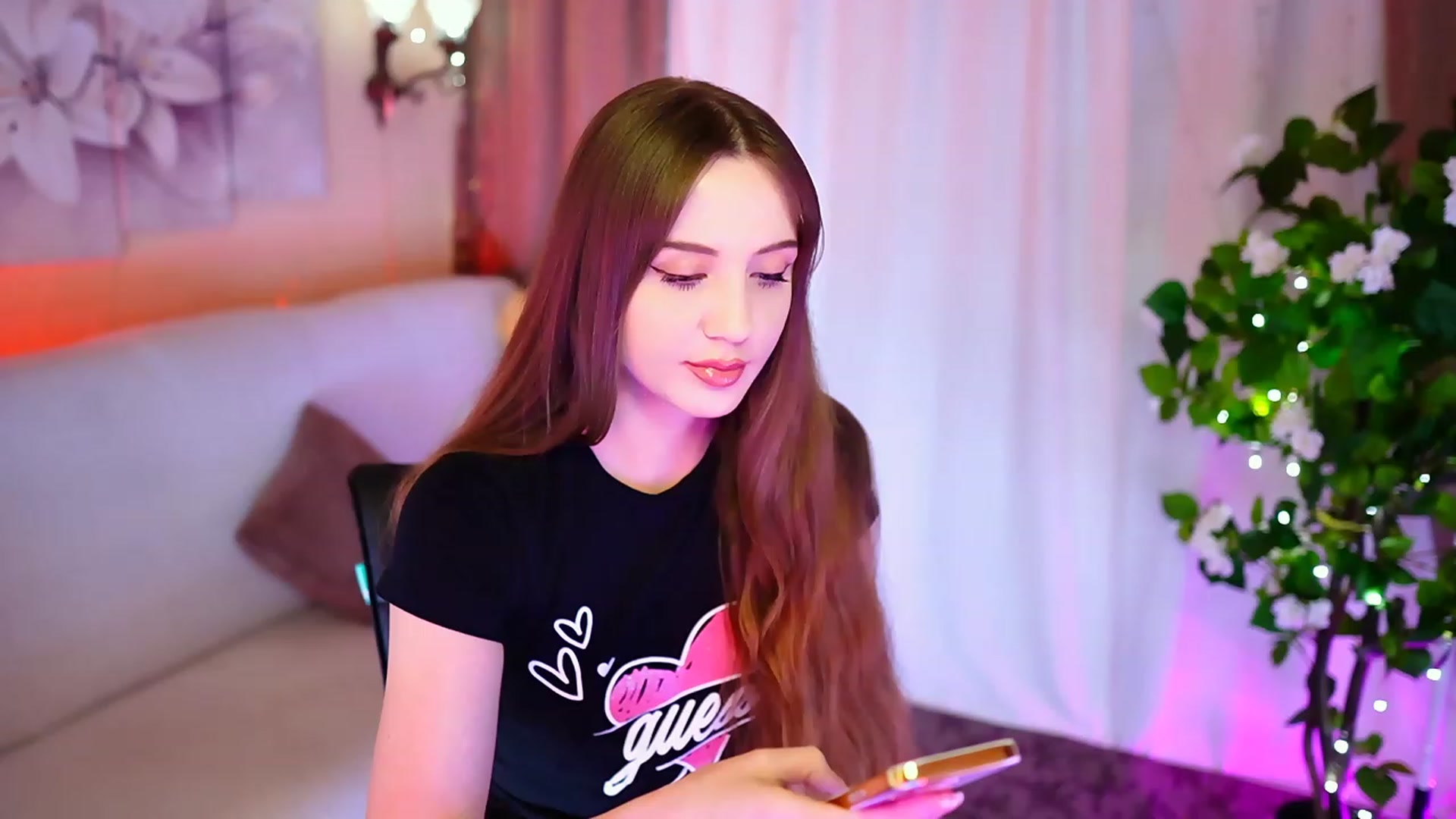 Gallery image thumbnail from Innocent_Soul's myfreecams stream on, 10/04/2023, 18:17 image 11 of 20
