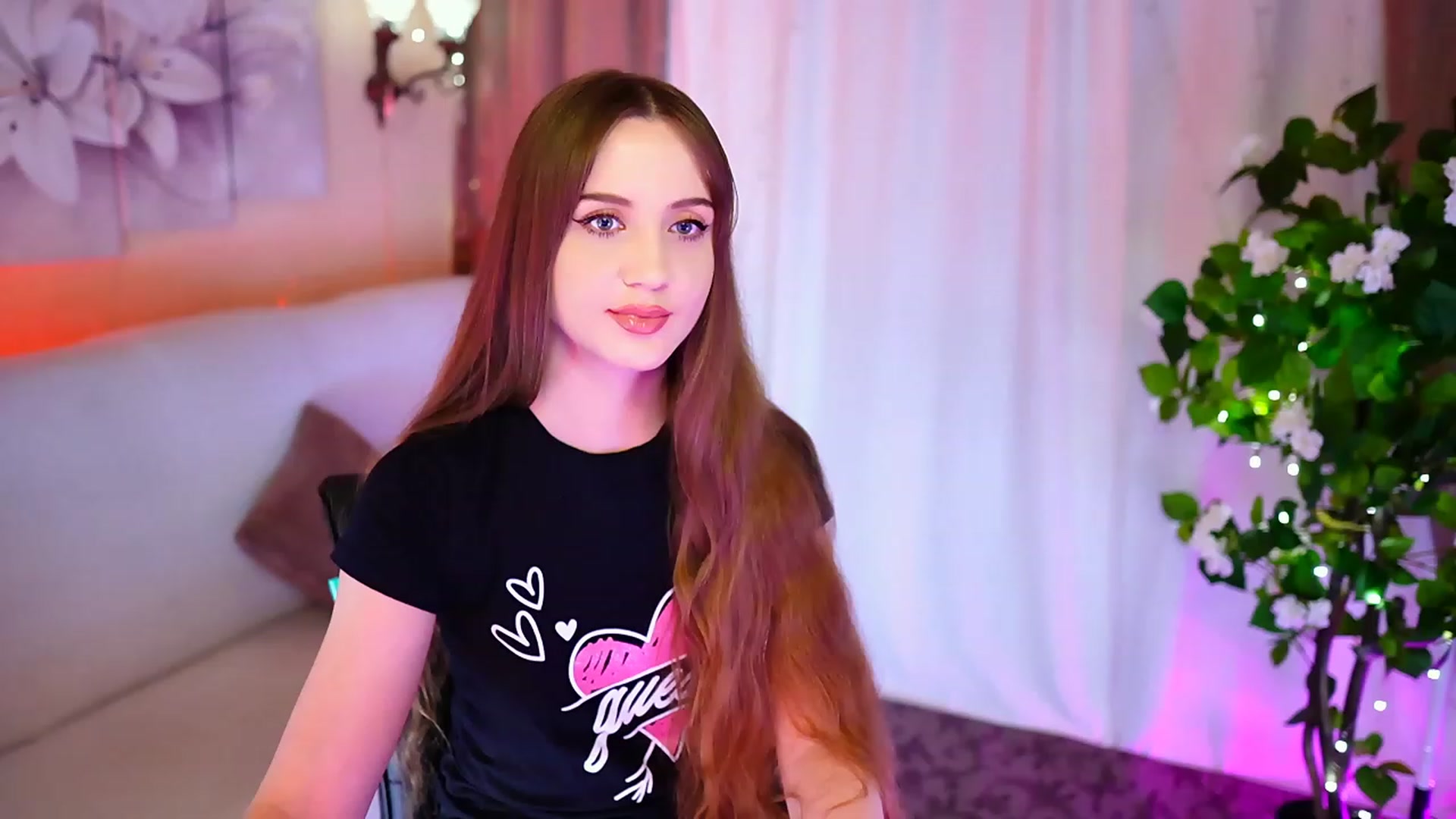 Gallery image thumbnail from Innocent_Soul's myfreecams stream on, 10/04/2023, 18:17 image 12 of 20