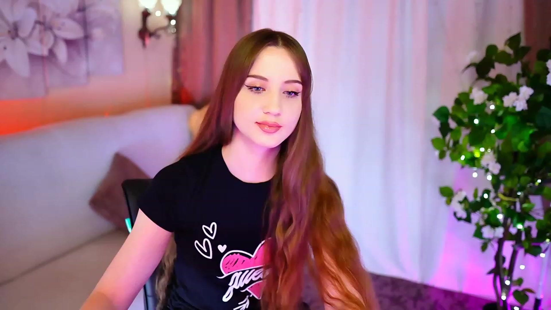 Gallery image thumbnail from Innocent_Soul's myfreecams stream on, 10/04/2023, 18:17 image 15 of 20