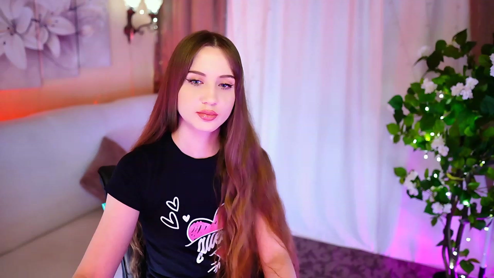 Gallery image thumbnail from Innocent_Soul's myfreecams stream on, 10/04/2023, 18:17 image 17 of 20