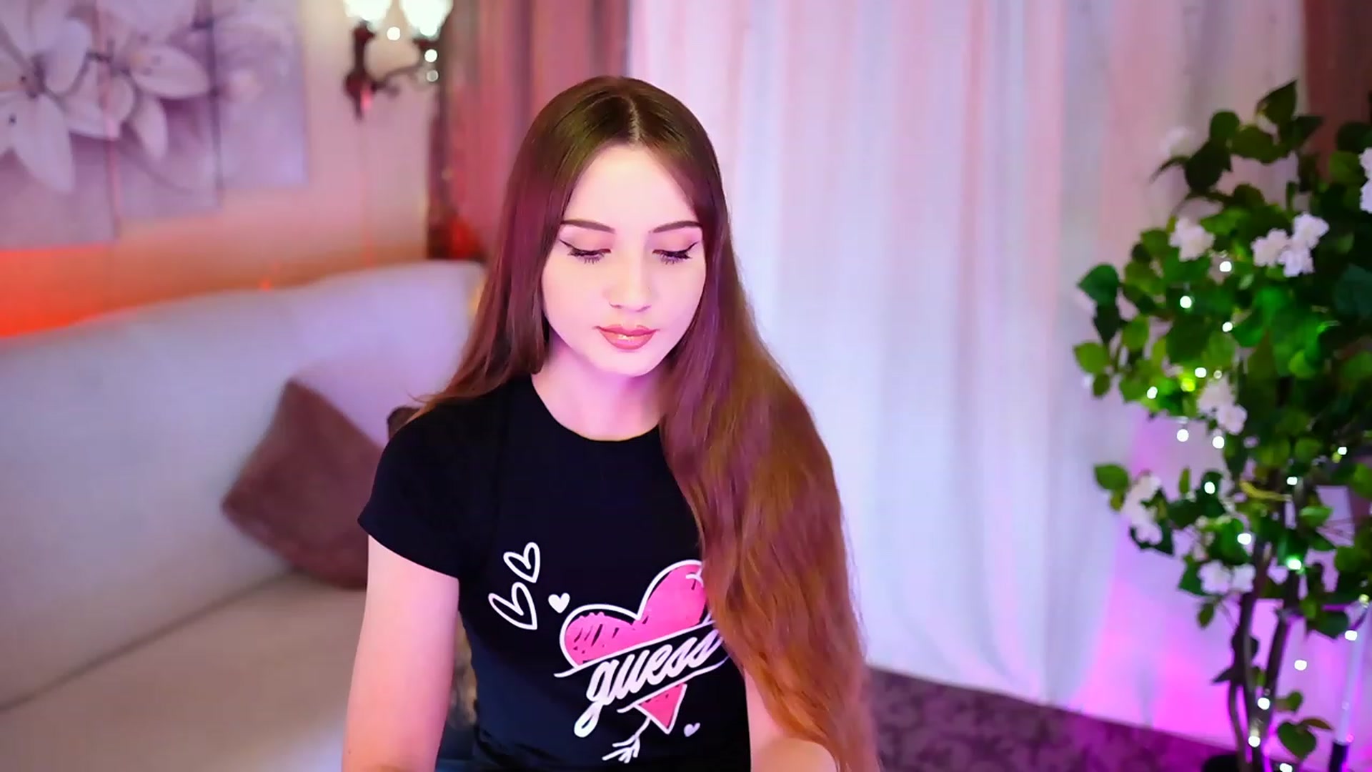 Gallery image thumbnail from Innocent_Soul's myfreecams stream on, 10/04/2023, 18:17 image 1 of 20
