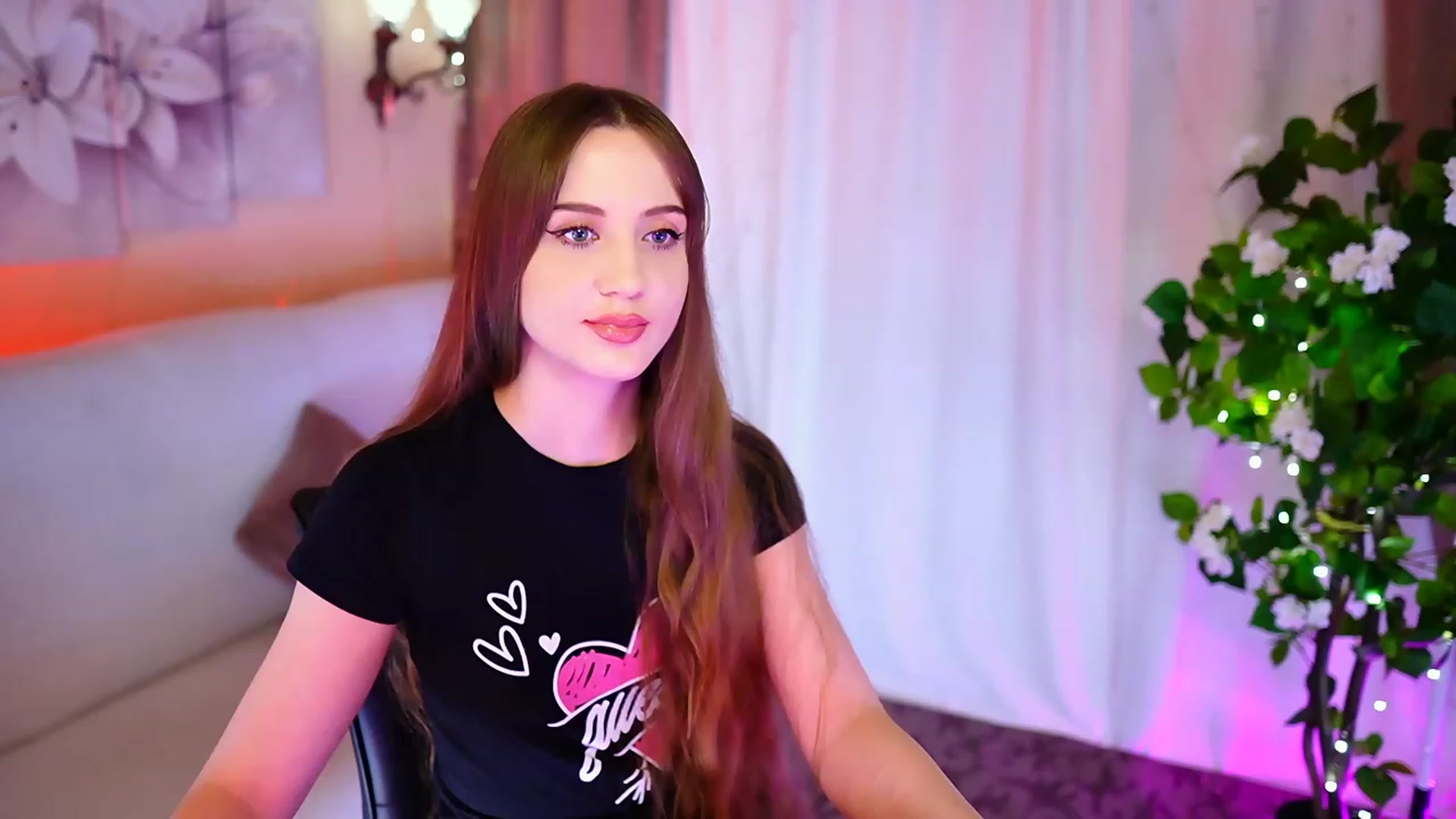 Gallery image thumbnail from Innocent_Soul's myfreecams stream on, 10/04/2023, 18:17 image 19 of 20