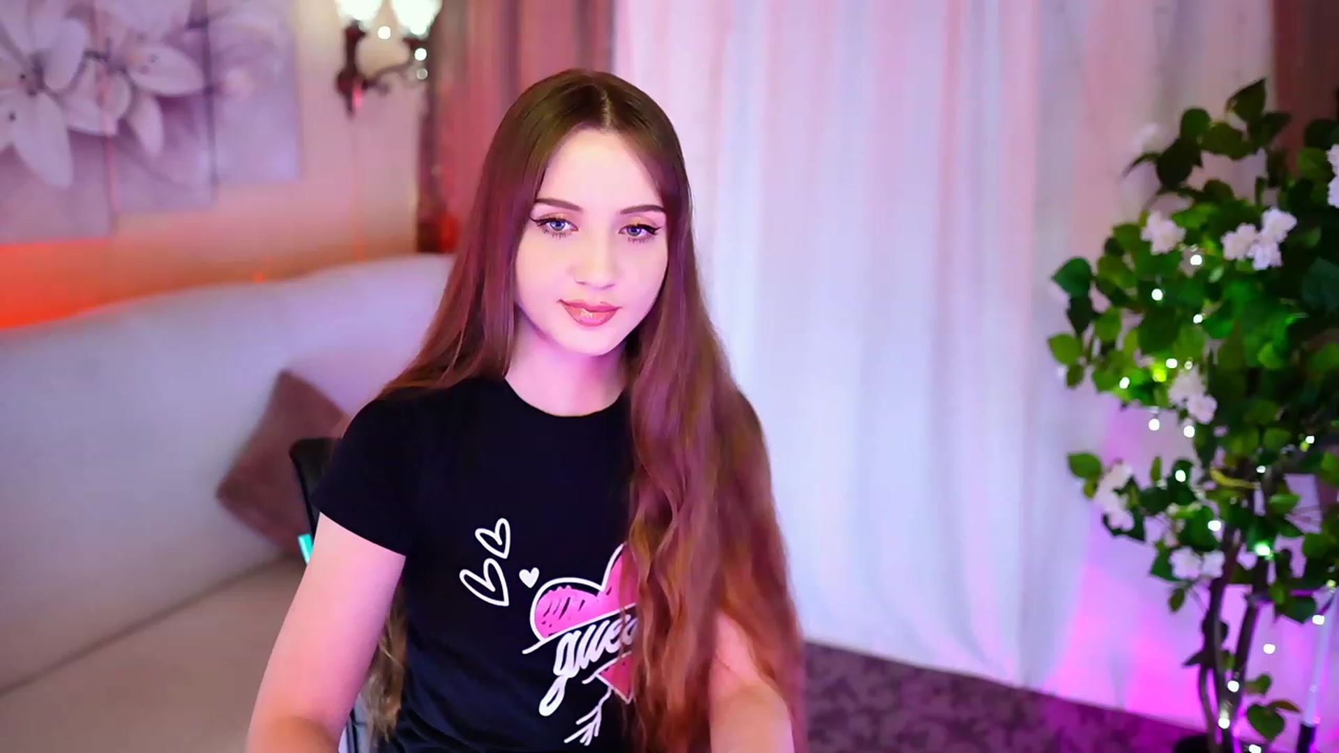 Gallery image thumbnail from Innocent_Soul's myfreecams stream on, 10/04/2023, 18:17 image 7 of 20