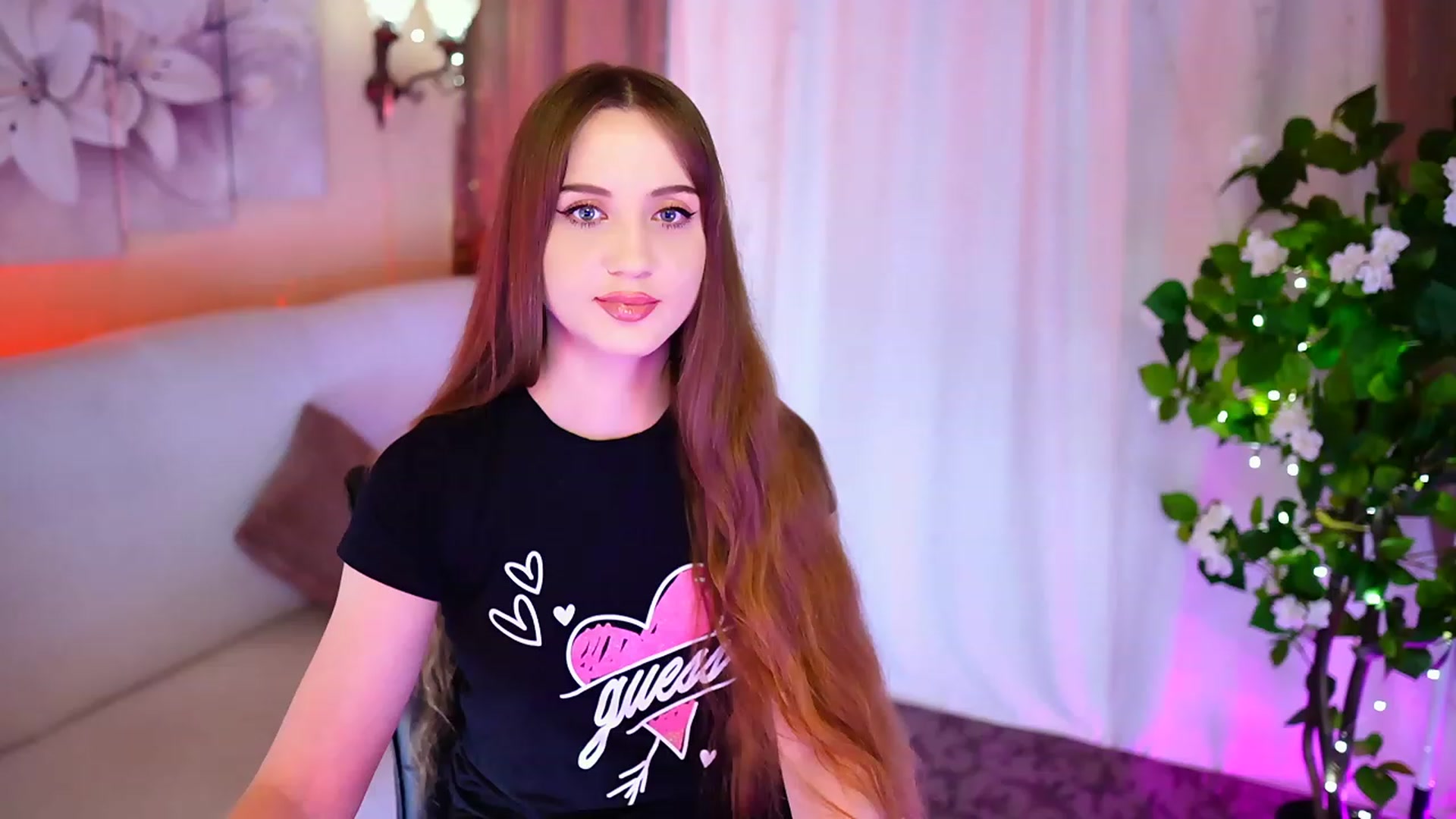 Gallery image thumbnail from Innocent_Soul's myfreecams stream on, 10/04/2023, 18:17 image 10 of 20