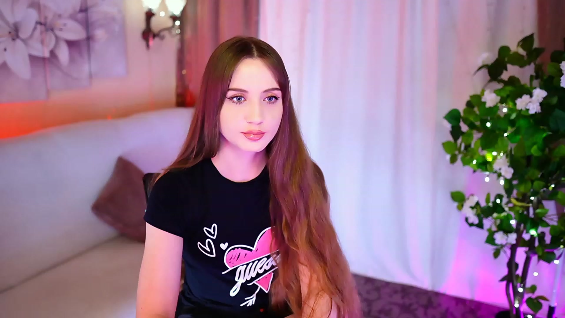 Gallery image thumbnail from Innocent_Soul's myfreecams stream on, 10/04/2023, 18:17 image 2 of 20