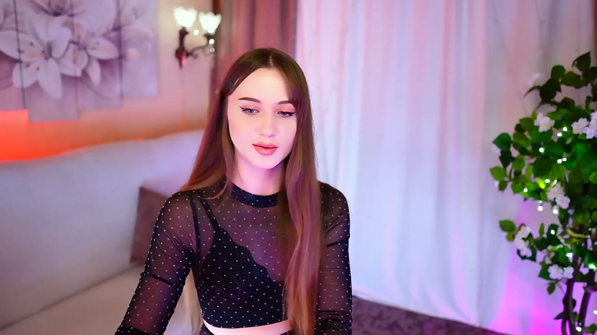 Gallery image thumbnail from Innocent_Soul's myfreecams stream on, 10/07/2023, 18:39 image 12 of 20