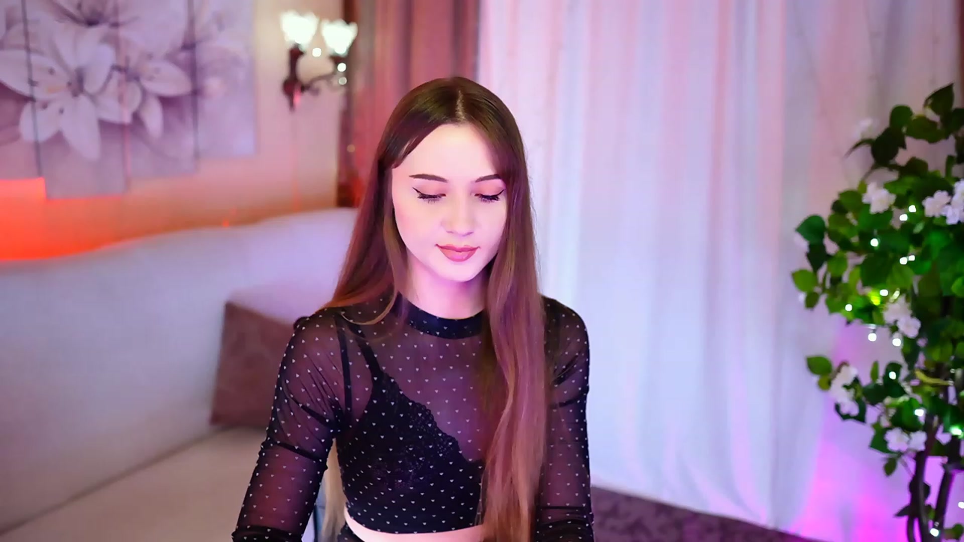 Gallery image thumbnail from Innocent_Soul's myfreecams stream on, 10/07/2023, 18:39 image 9 of 20
