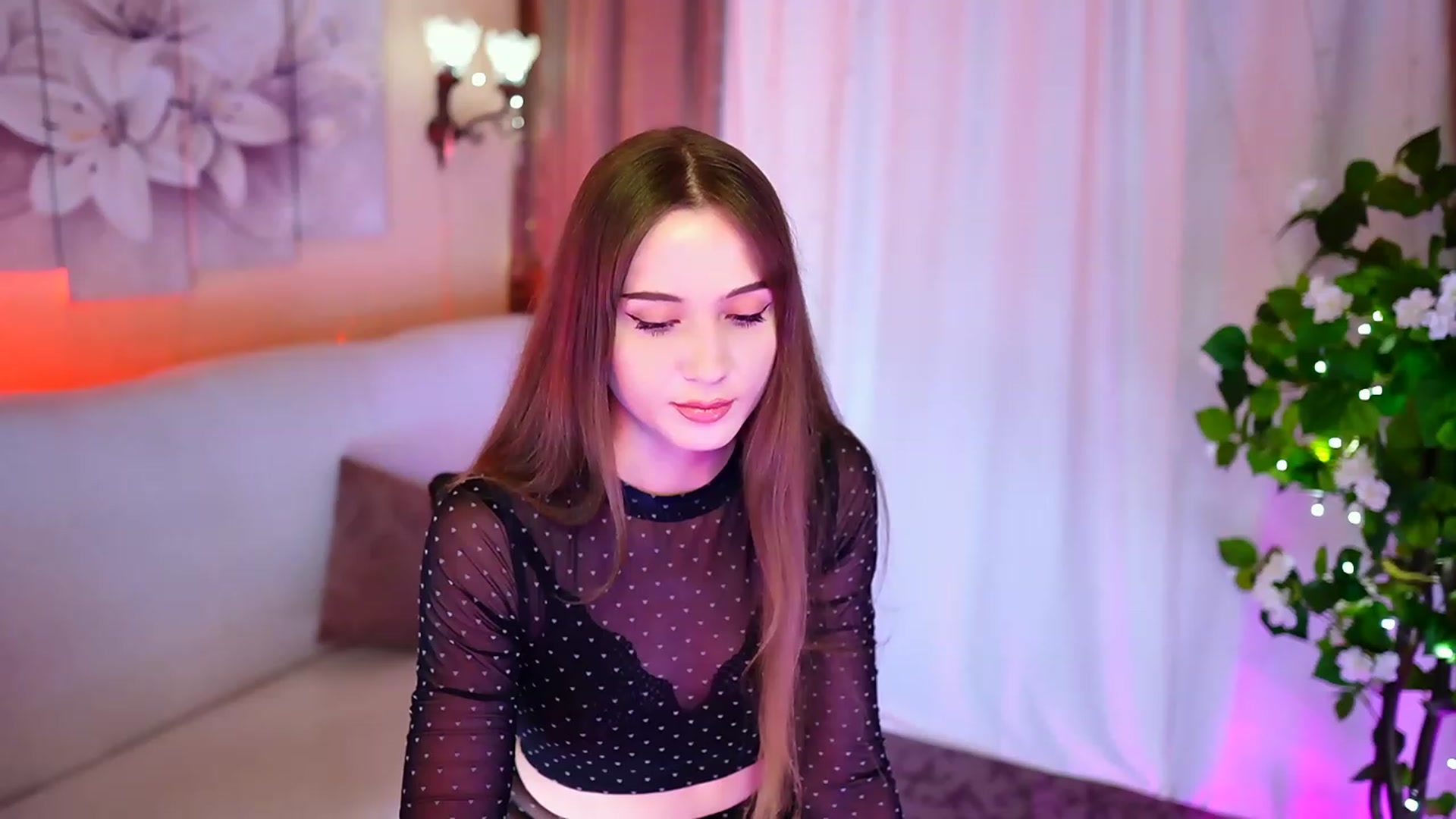Gallery image thumbnail from Innocent_Soul's myfreecams stream on, 10/07/2023, 19:15 image 8 of 20