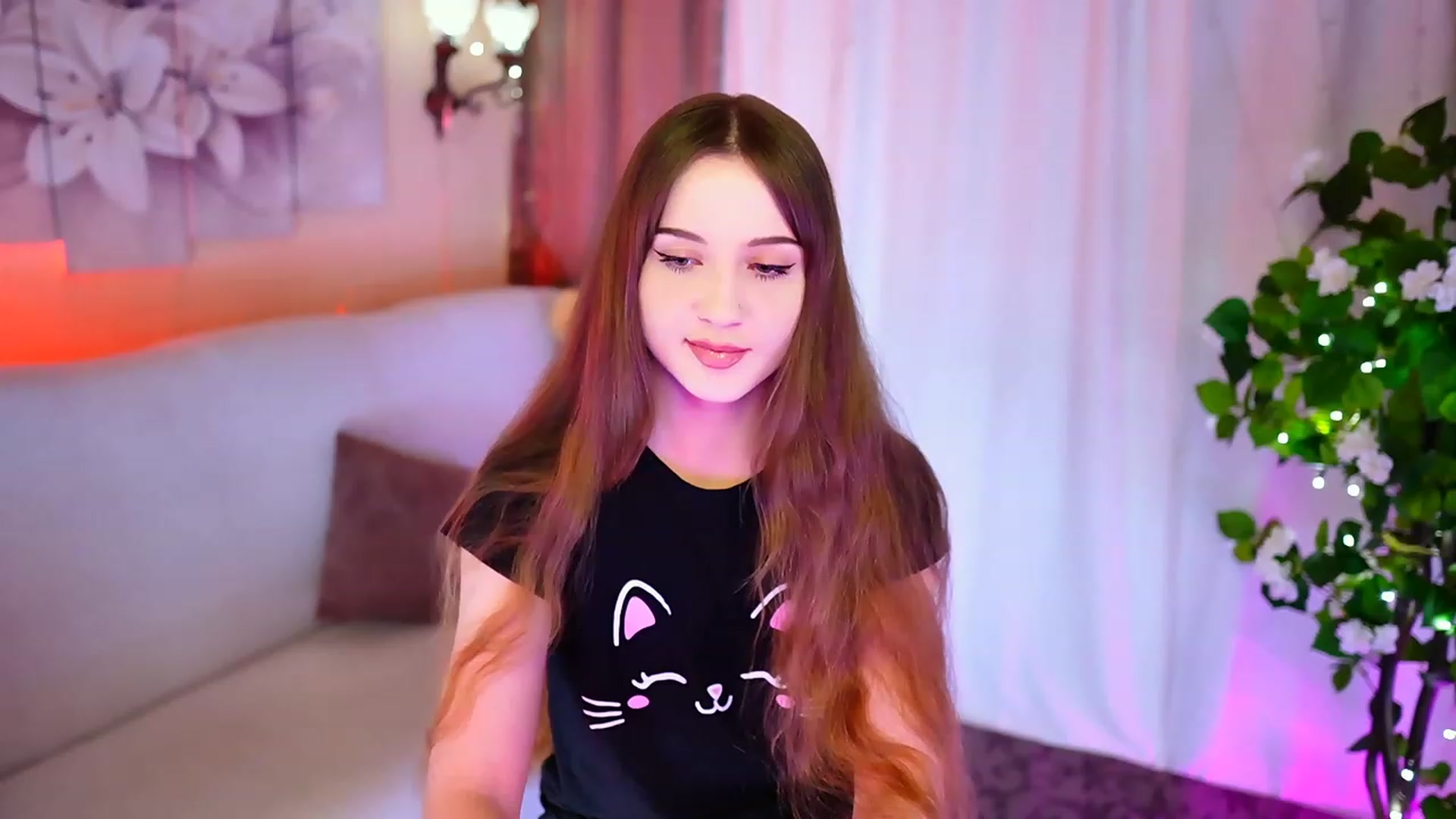 Gallery image thumbnail from Innocent_Soul's myfreecams stream on, 10/08/2023, 17:19 image 3 of 20