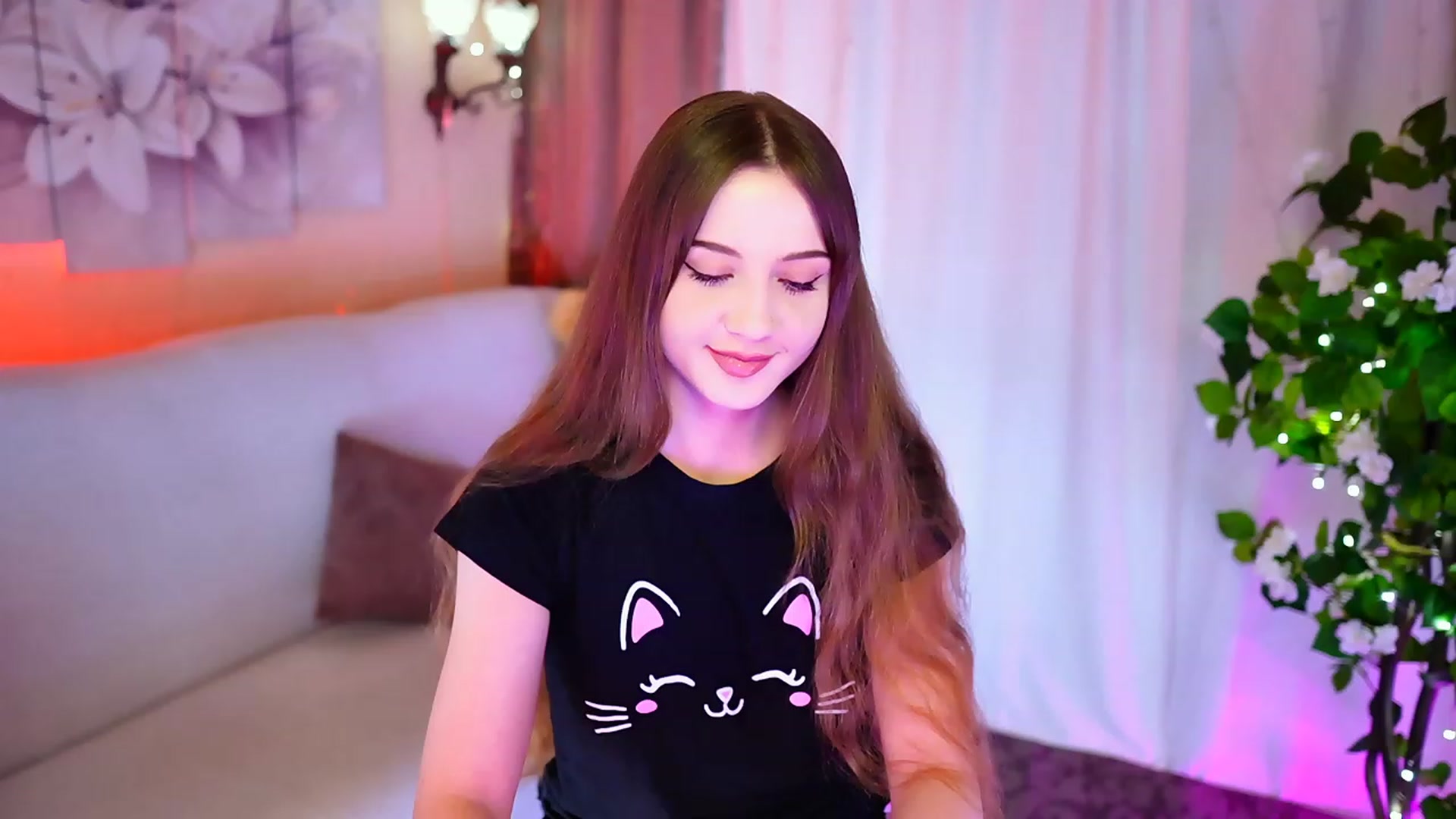 Gallery image thumbnail from Innocent_Soul's myfreecams stream on, 10/08/2023, 17:19 image 9 of 20