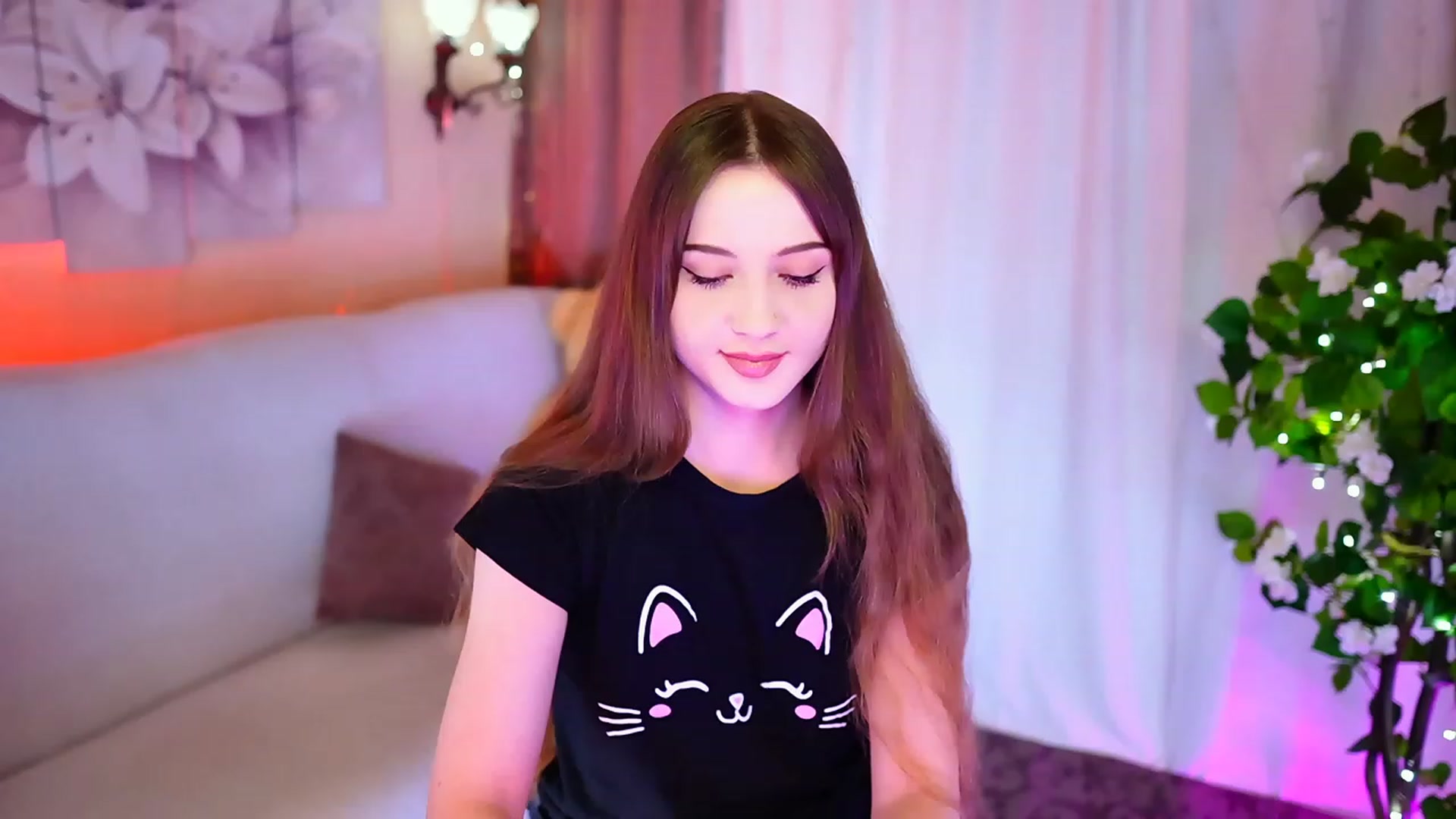 Gallery image thumbnail from Innocent_Soul's myfreecams stream on, 10/08/2023, 17:19 image 8 of 20
