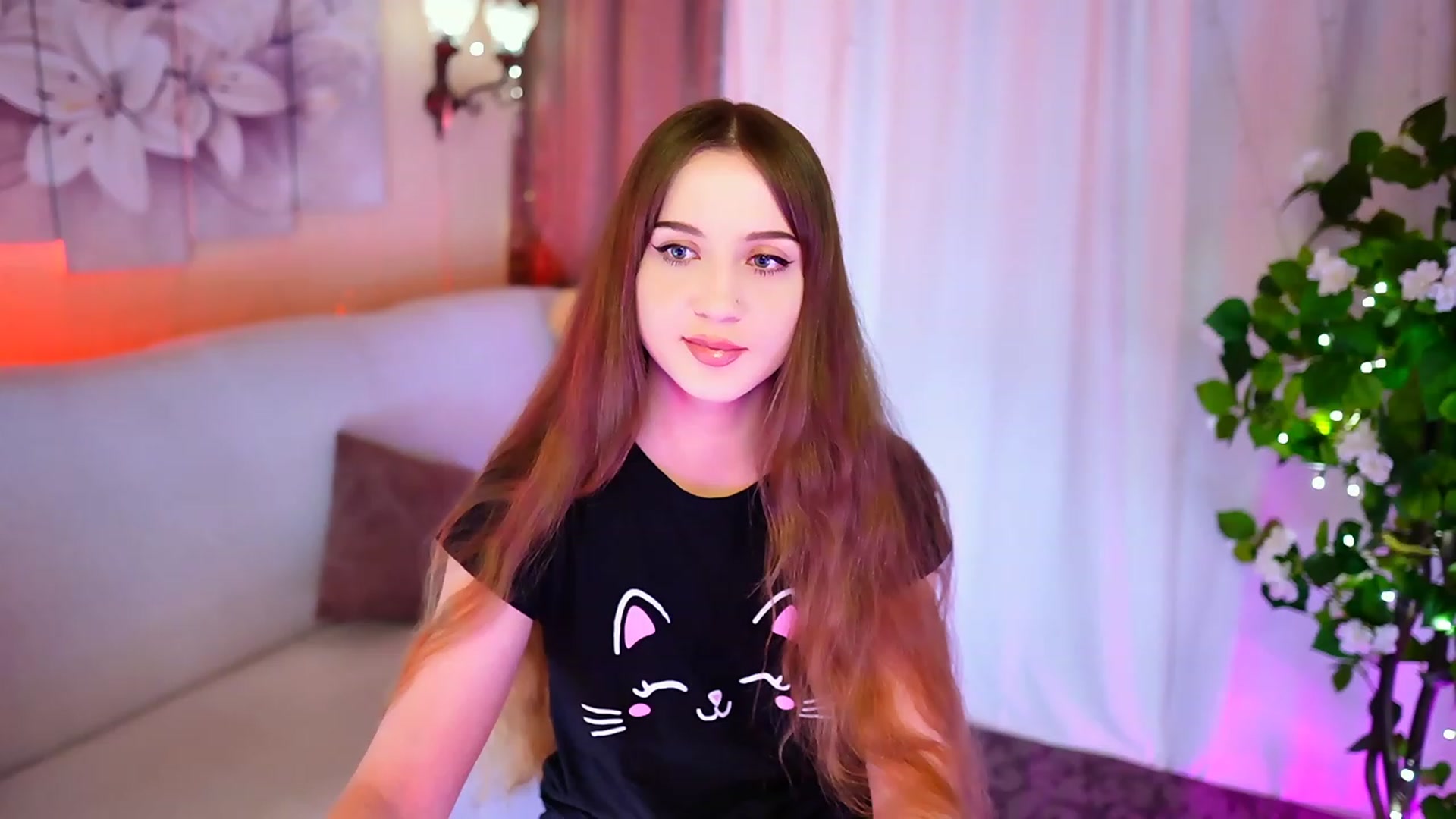 Gallery image thumbnail from Innocent_Soul's myfreecams stream on, 10/08/2023, 17:19 image 2 of 20