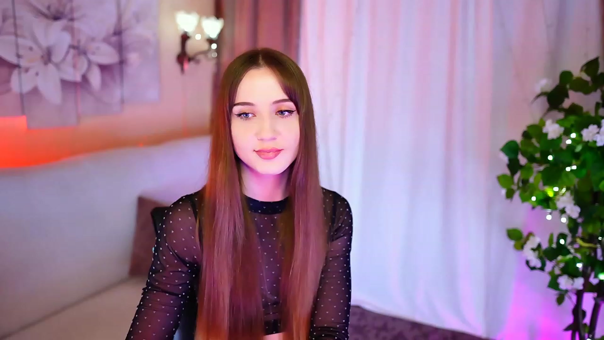 Gallery image thumbnail from Innocent_Soul's myfreecams stream on, 10/09/2023, 18:23 image 9 of 20