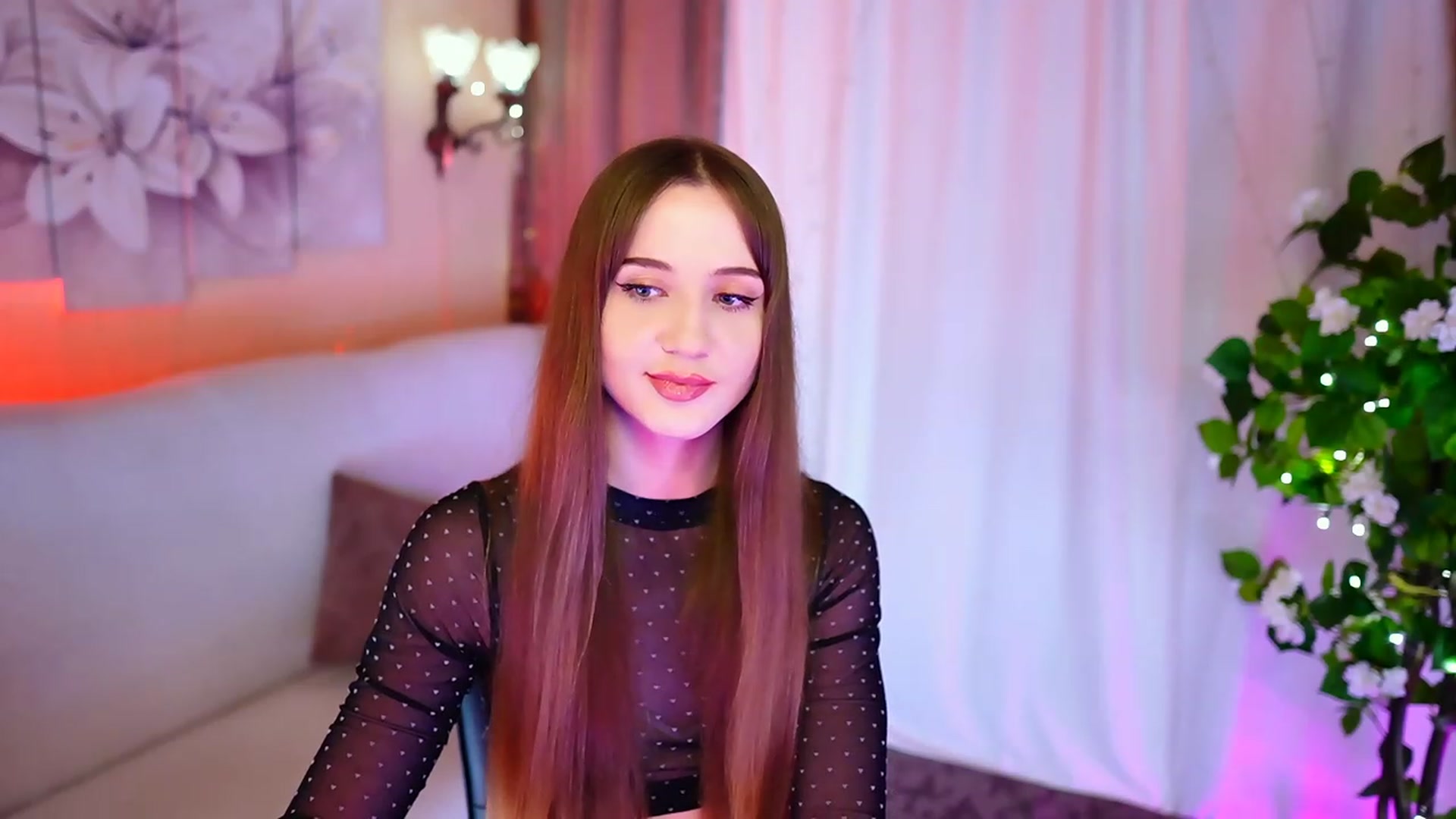 Gallery image thumbnail from Innocent_Soul's myfreecams stream on, 10/09/2023, 19:32 image 10 of 20