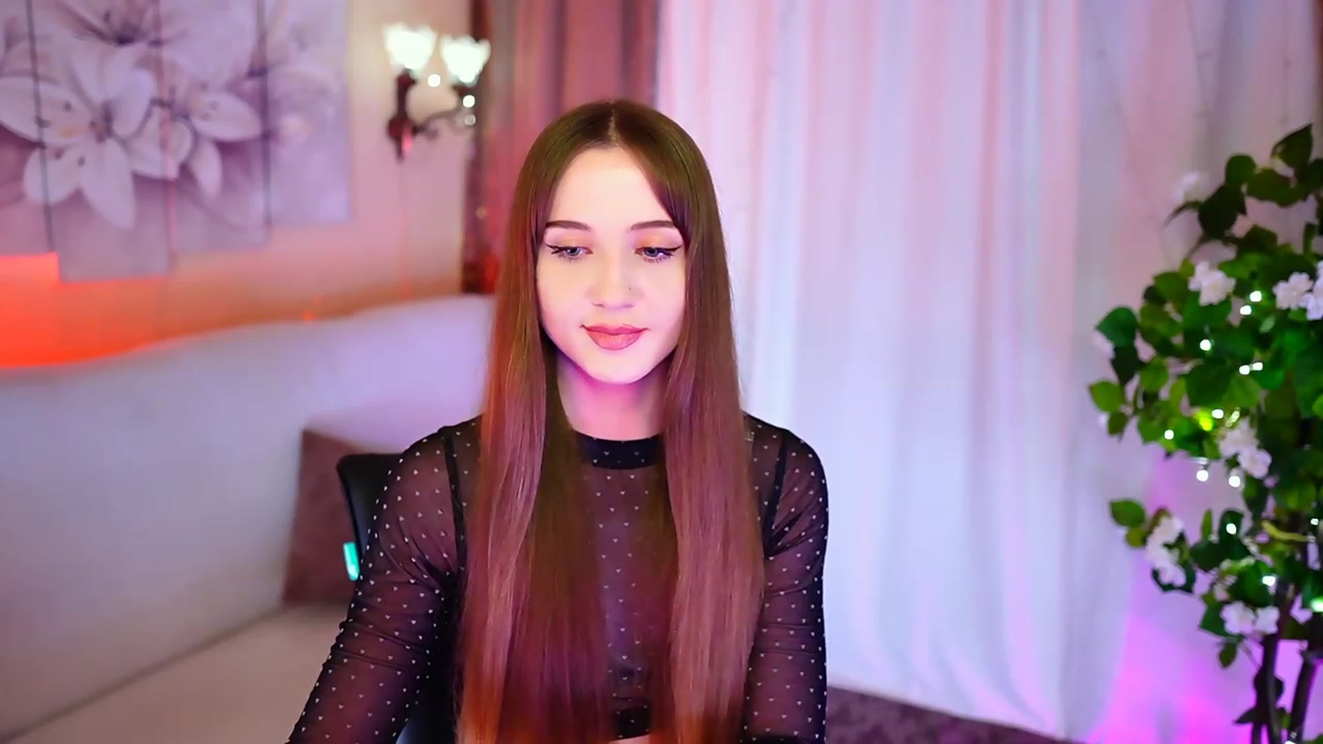 Gallery image thumbnail from Innocent_Soul's myfreecams stream on, 10/09/2023, 19:32 image 12 of 20
