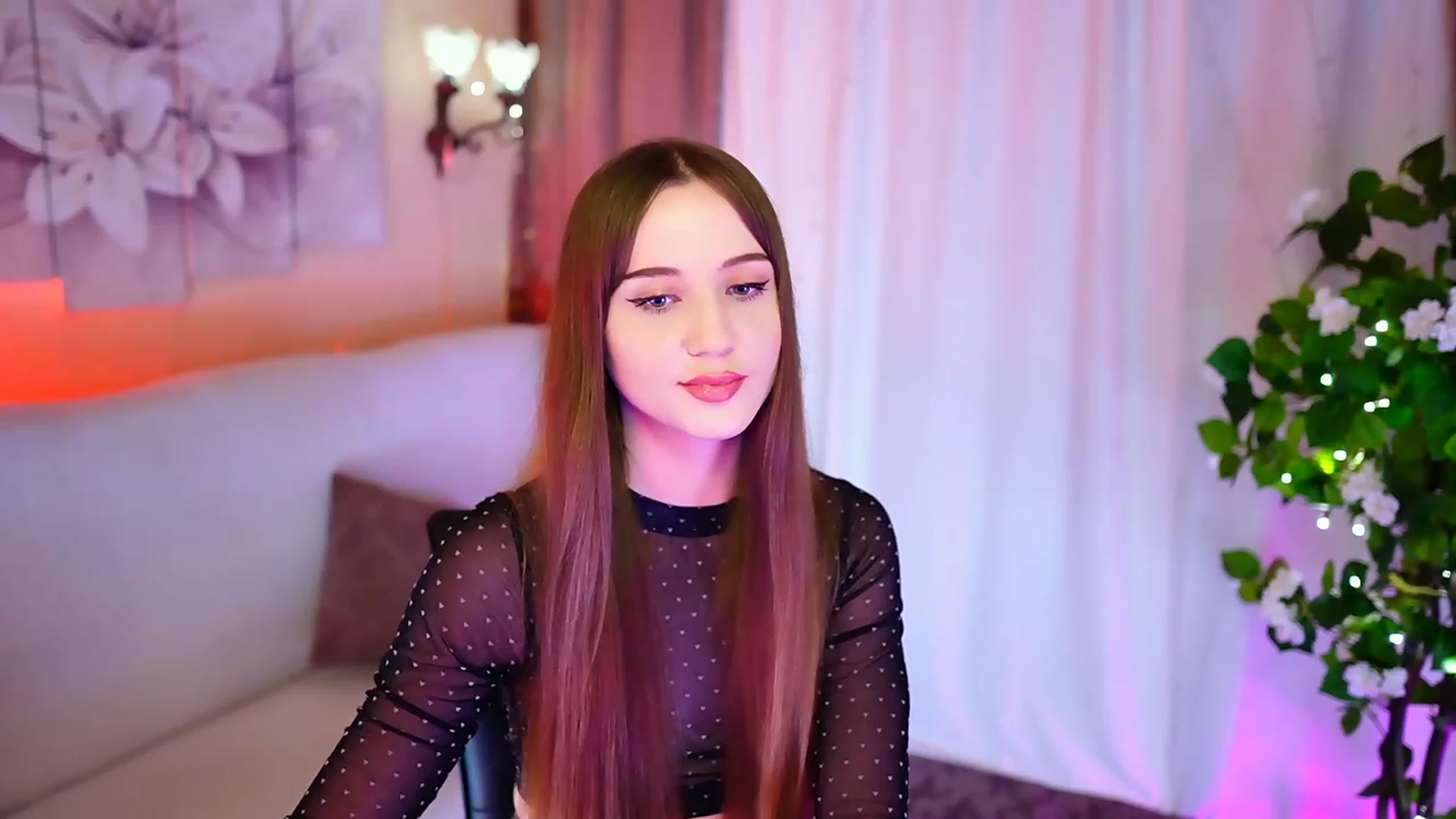 Gallery image thumbnail from Innocent_Soul's myfreecams stream on, 10/09/2023, 19:32 image 6 of 20