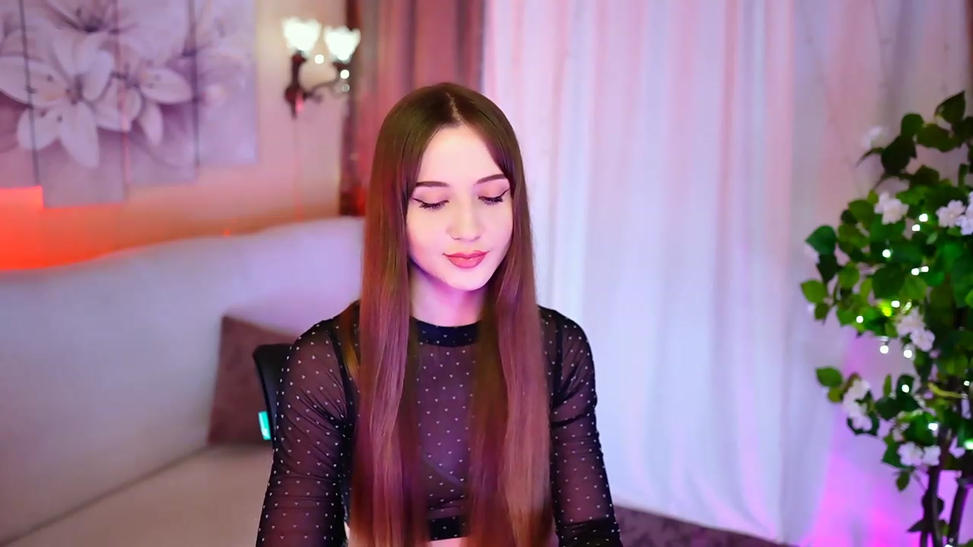 Gallery image thumbnail from Innocent_Soul's myfreecams stream on, 10/09/2023, 19:32 image 18 of 20