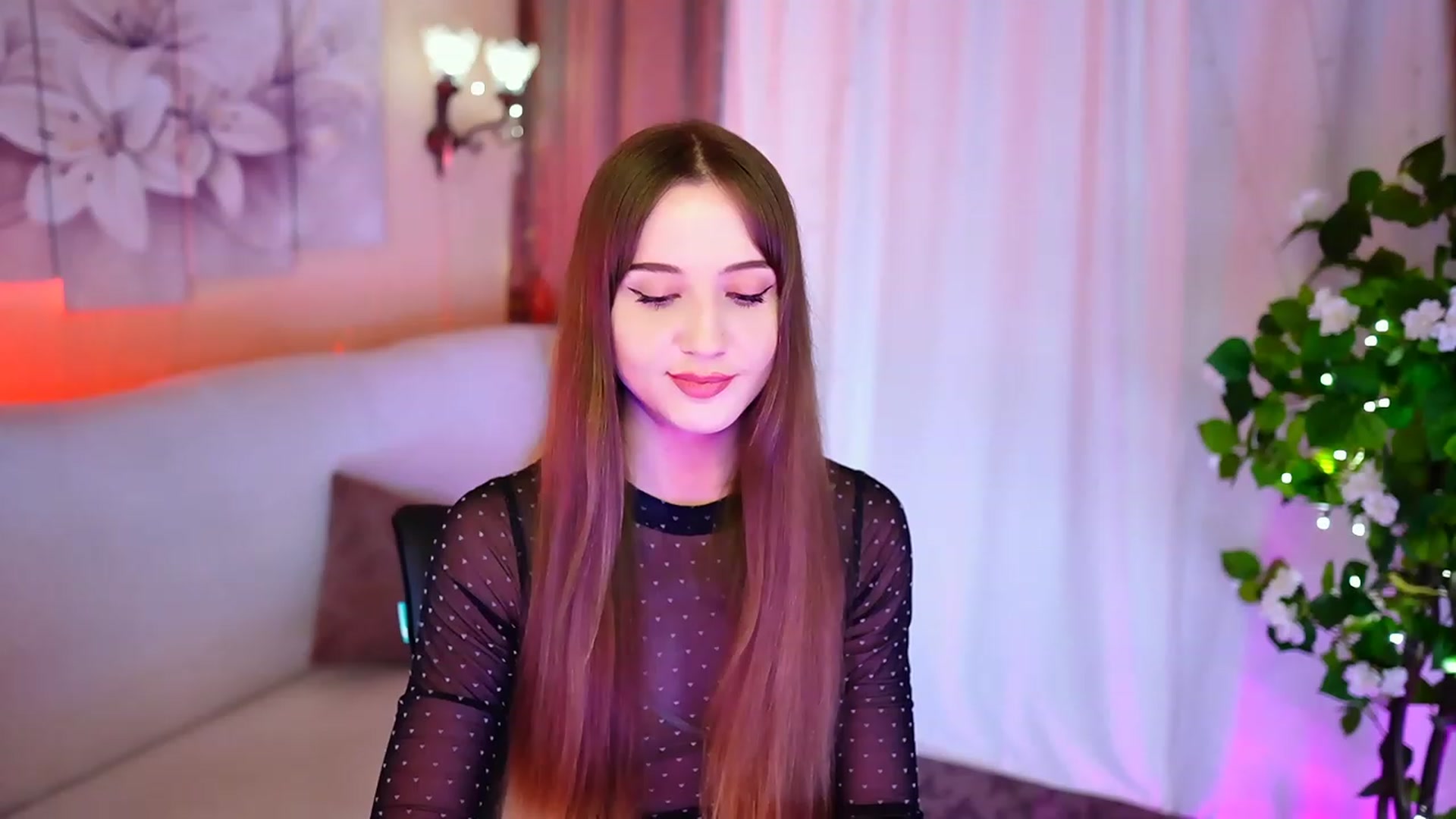Gallery image thumbnail from Innocent_Soul's myfreecams stream on, 10/09/2023, 20:32 image 13 of 20