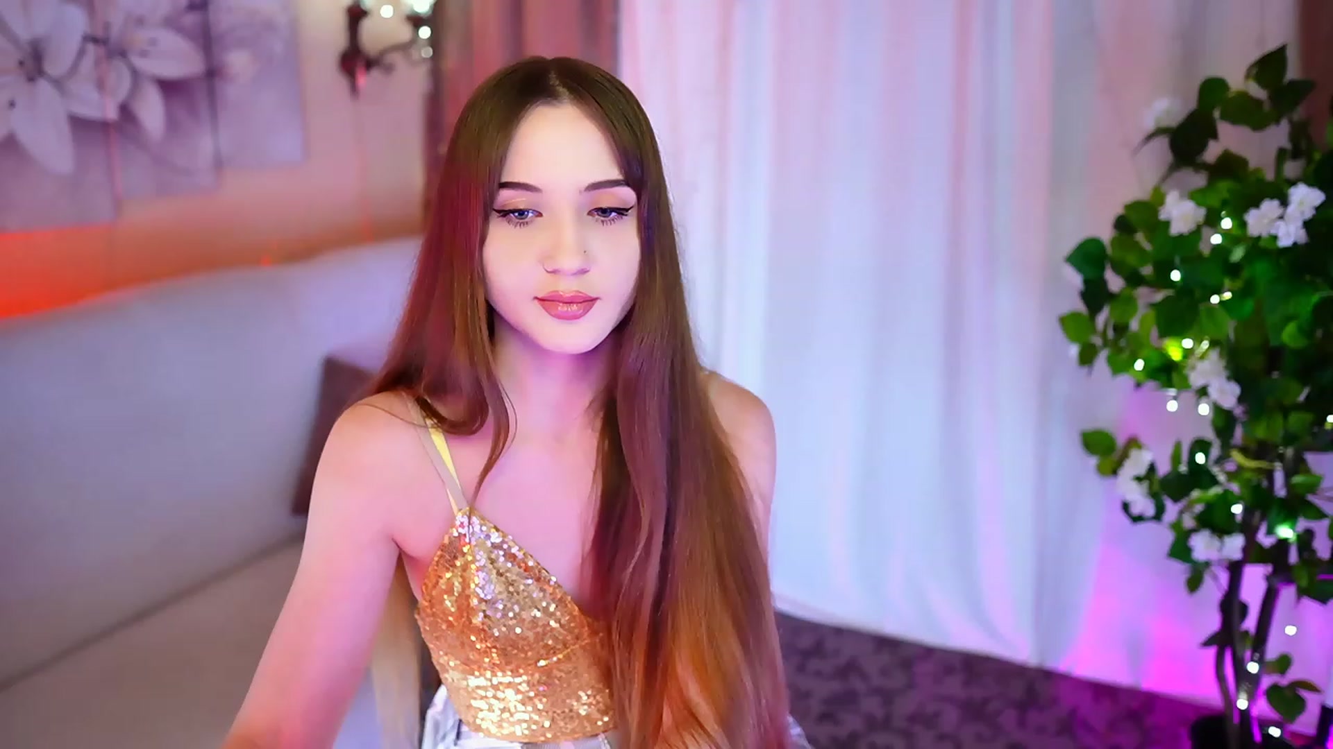 Gallery image thumbnail from Innocent_Soul's myfreecams stream on, 10/13/2023, 16:37 image 9 of 20