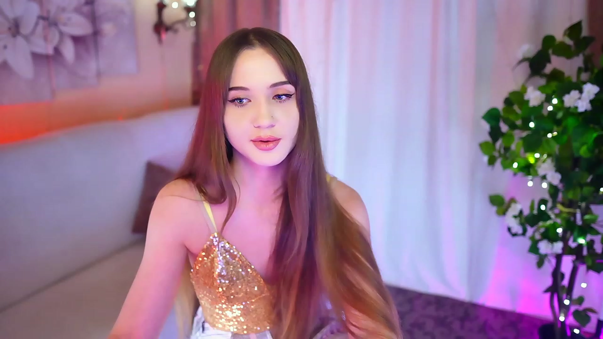 Gallery image thumbnail from Innocent_Soul's myfreecams stream on, 10/13/2023, 16:37 image 16 of 20