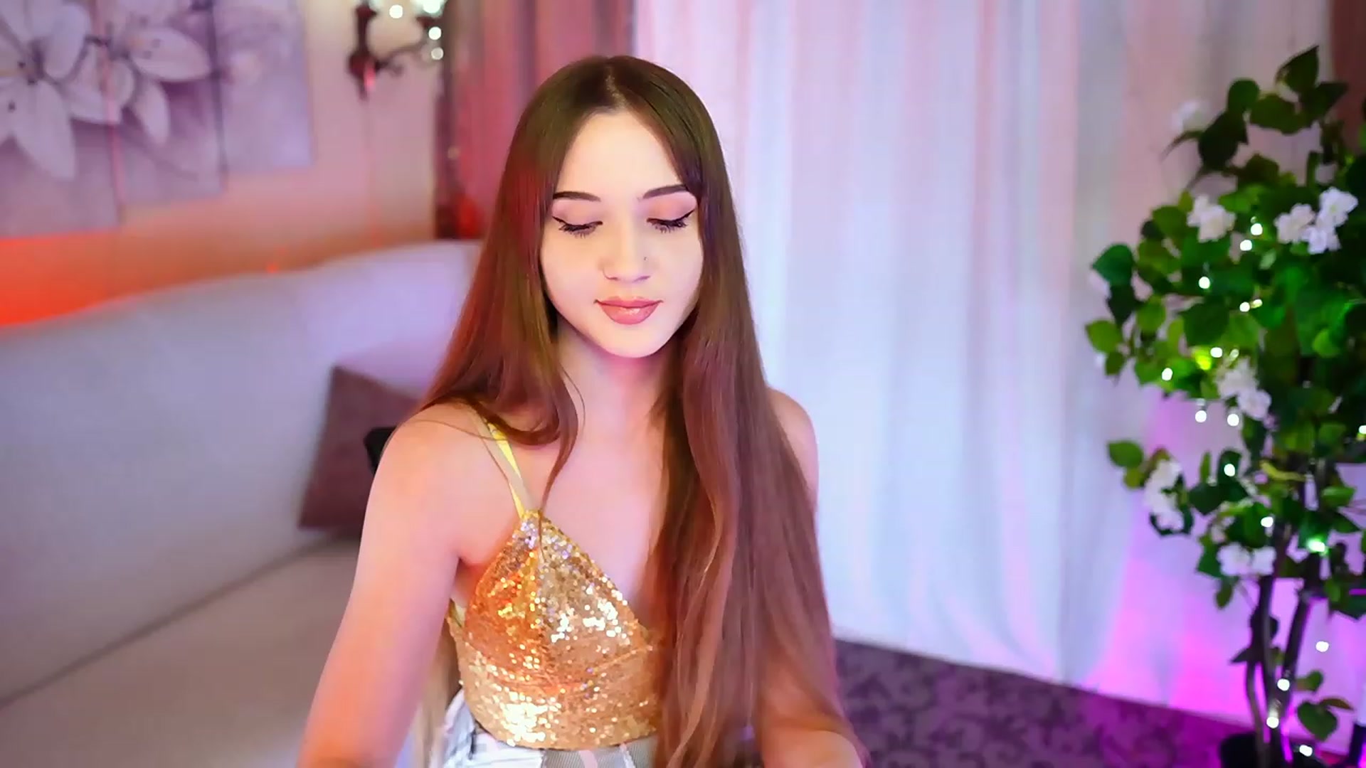 Gallery image thumbnail from Innocent_Soul's myfreecams stream on, 10/13/2023, 16:37 image 10 of 20
