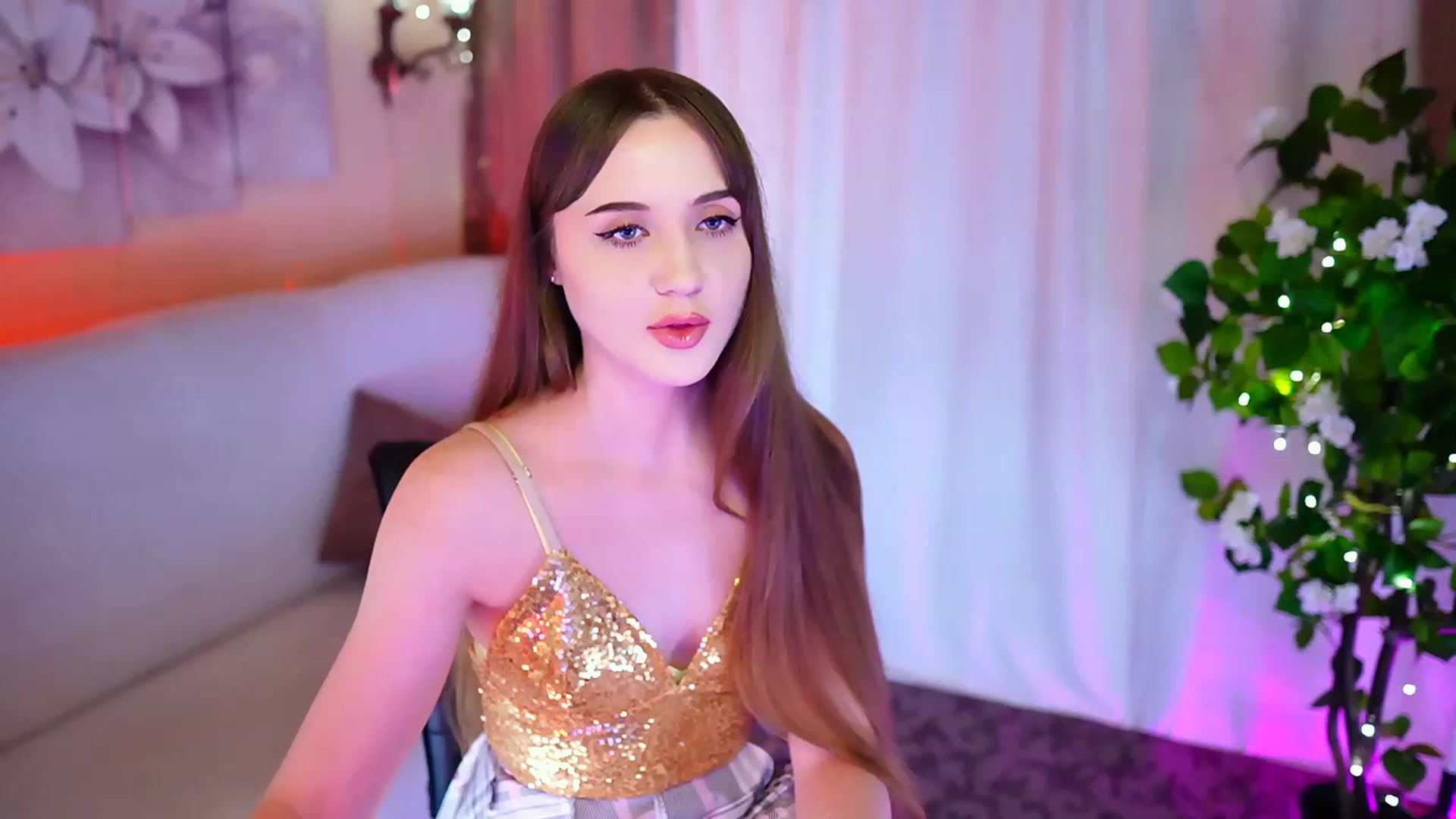 Gallery image thumbnail from Innocent_Soul's myfreecams stream on, 10/13/2023, 18:10 image 15 of 20