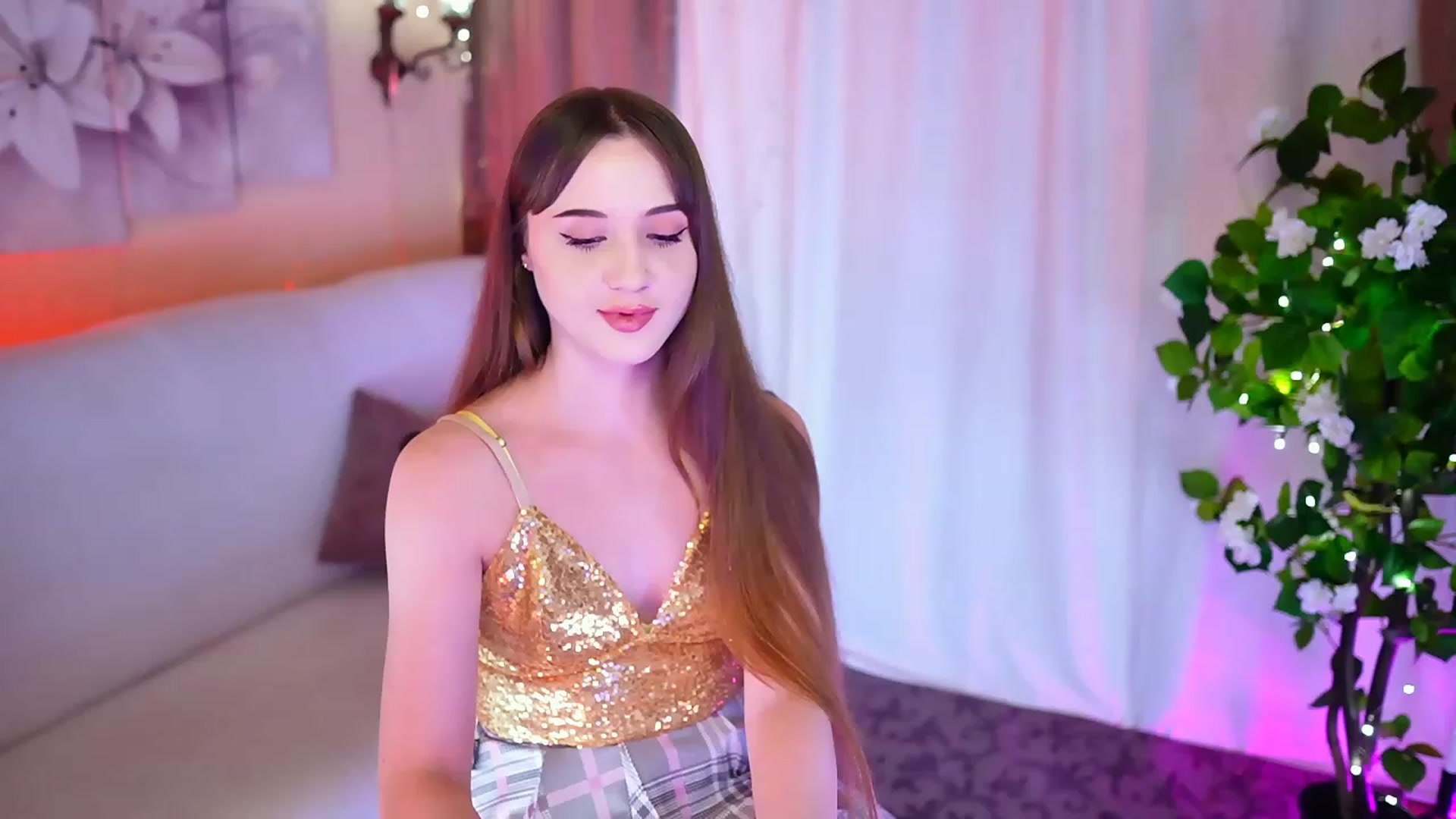 Gallery image thumbnail from Innocent_Soul's myfreecams stream on, 10/13/2023, 18:10 image 18 of 20