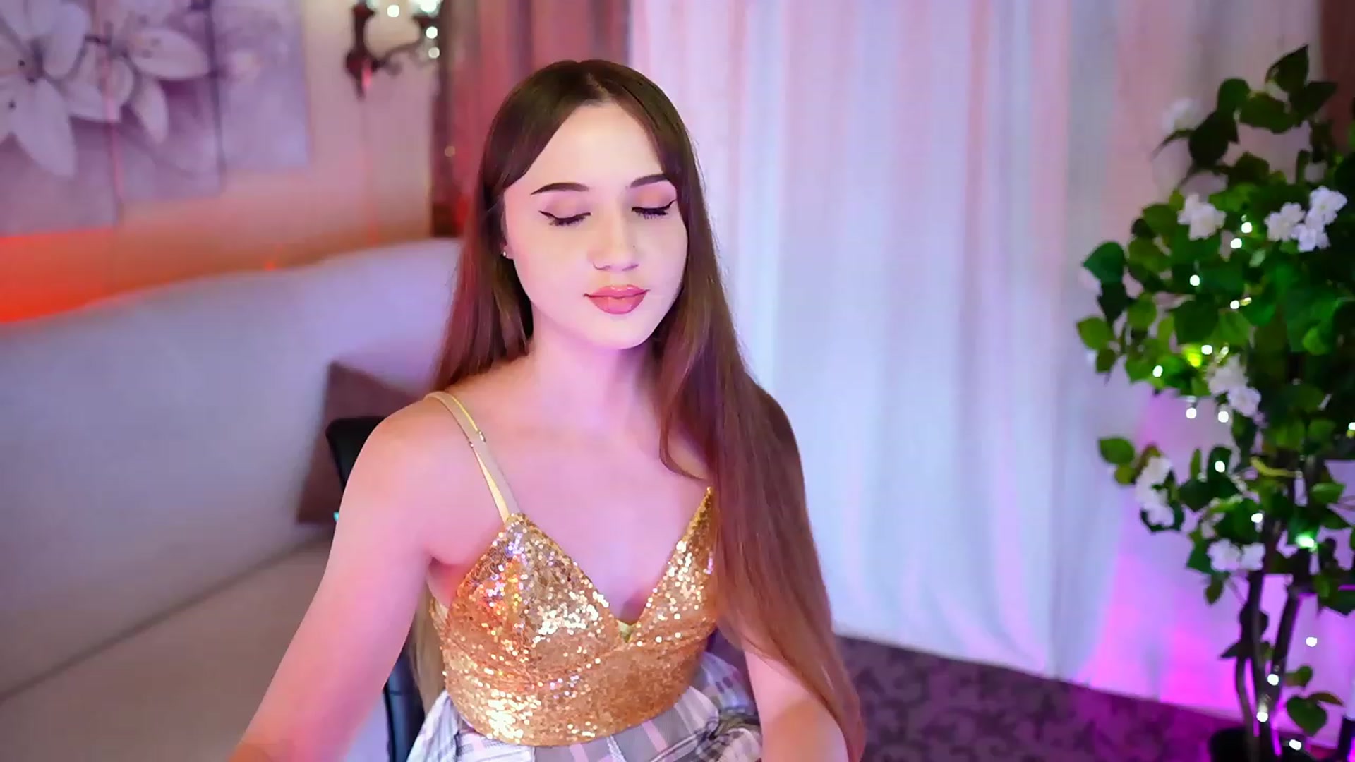 Gallery image thumbnail from Innocent_Soul's myfreecams stream on, 10/13/2023, 18:10 image 13 of 20