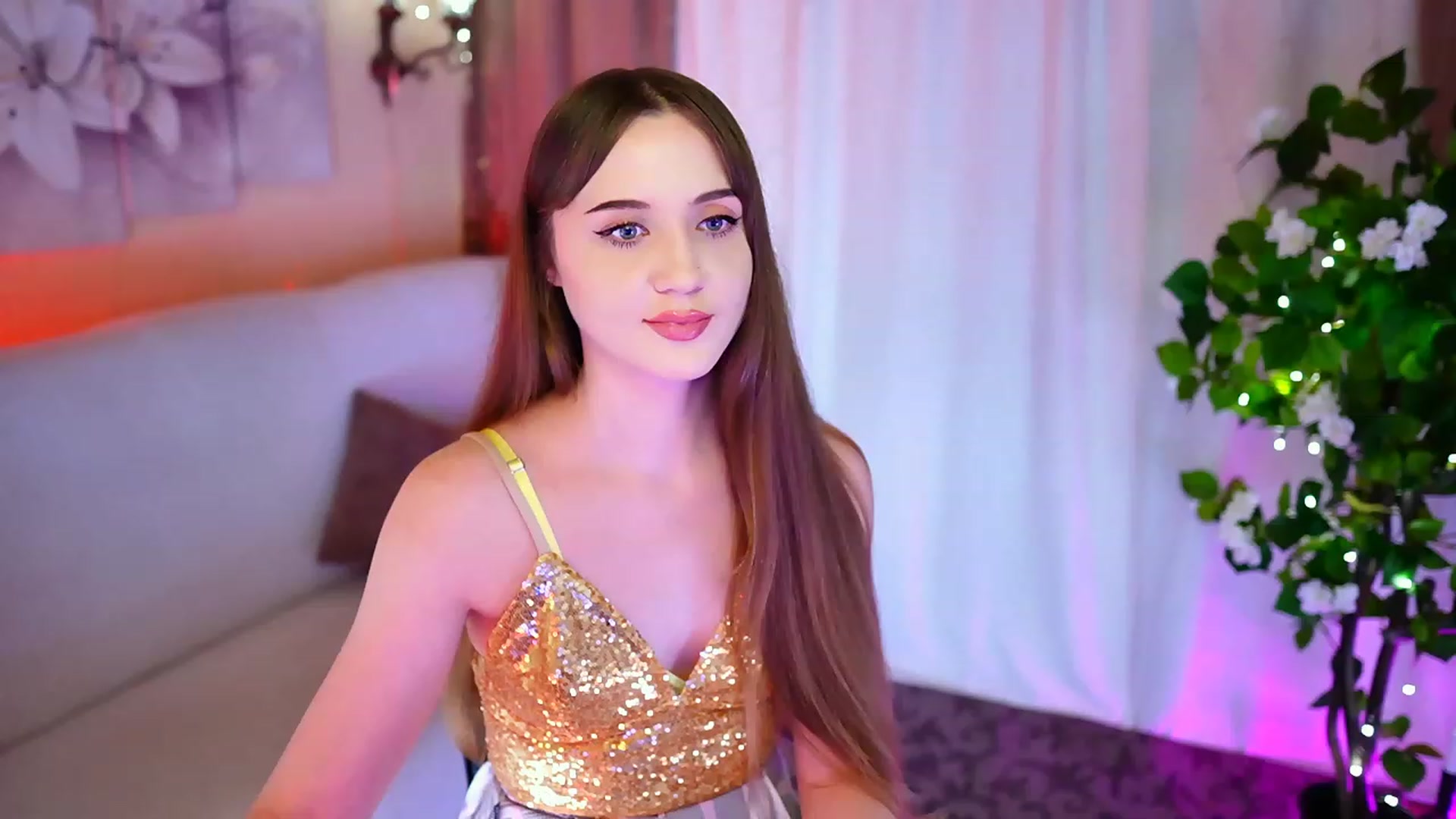Gallery image thumbnail from Innocent_Soul's myfreecams stream on, 10/13/2023, 18:10 image 6 of 20