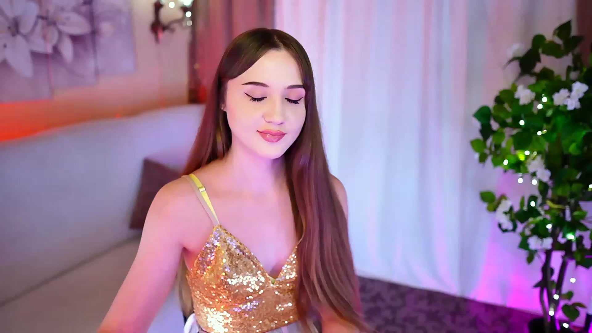 Gallery image thumbnail from Innocent_Soul's myfreecams stream on, 10/13/2023, 18:10 image 10 of 20