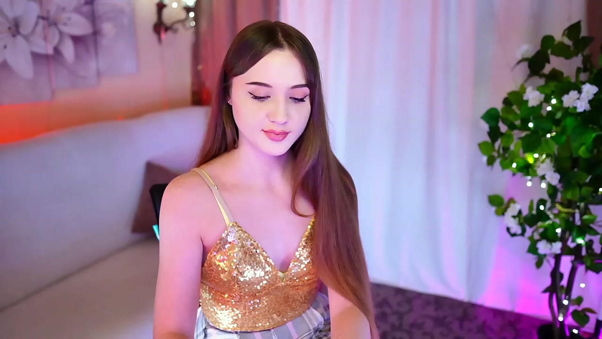 Gallery image thumbnail from Innocent_Soul's myfreecams stream on, 10/13/2023, 18:10 image 12 of 20