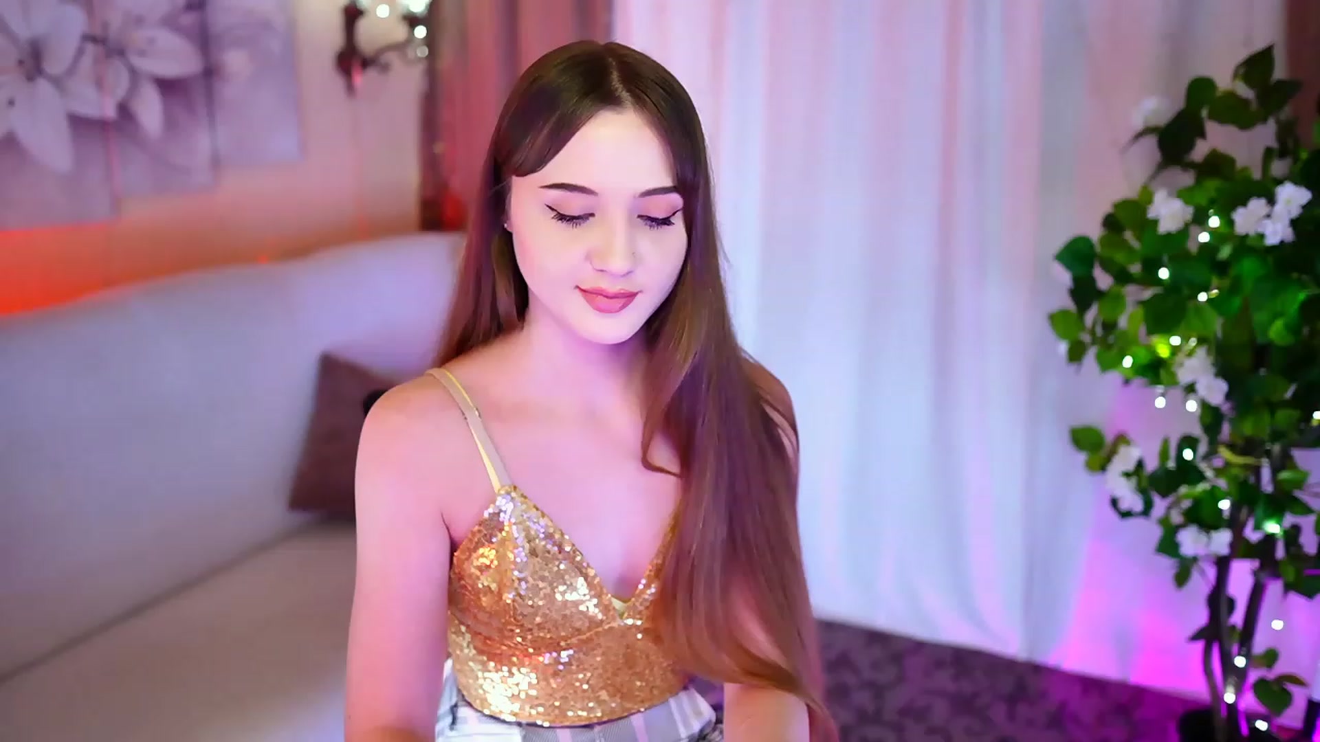 Gallery image thumbnail from Innocent_Soul's myfreecams stream on, 10/13/2023, 18:10 image 16 of 20