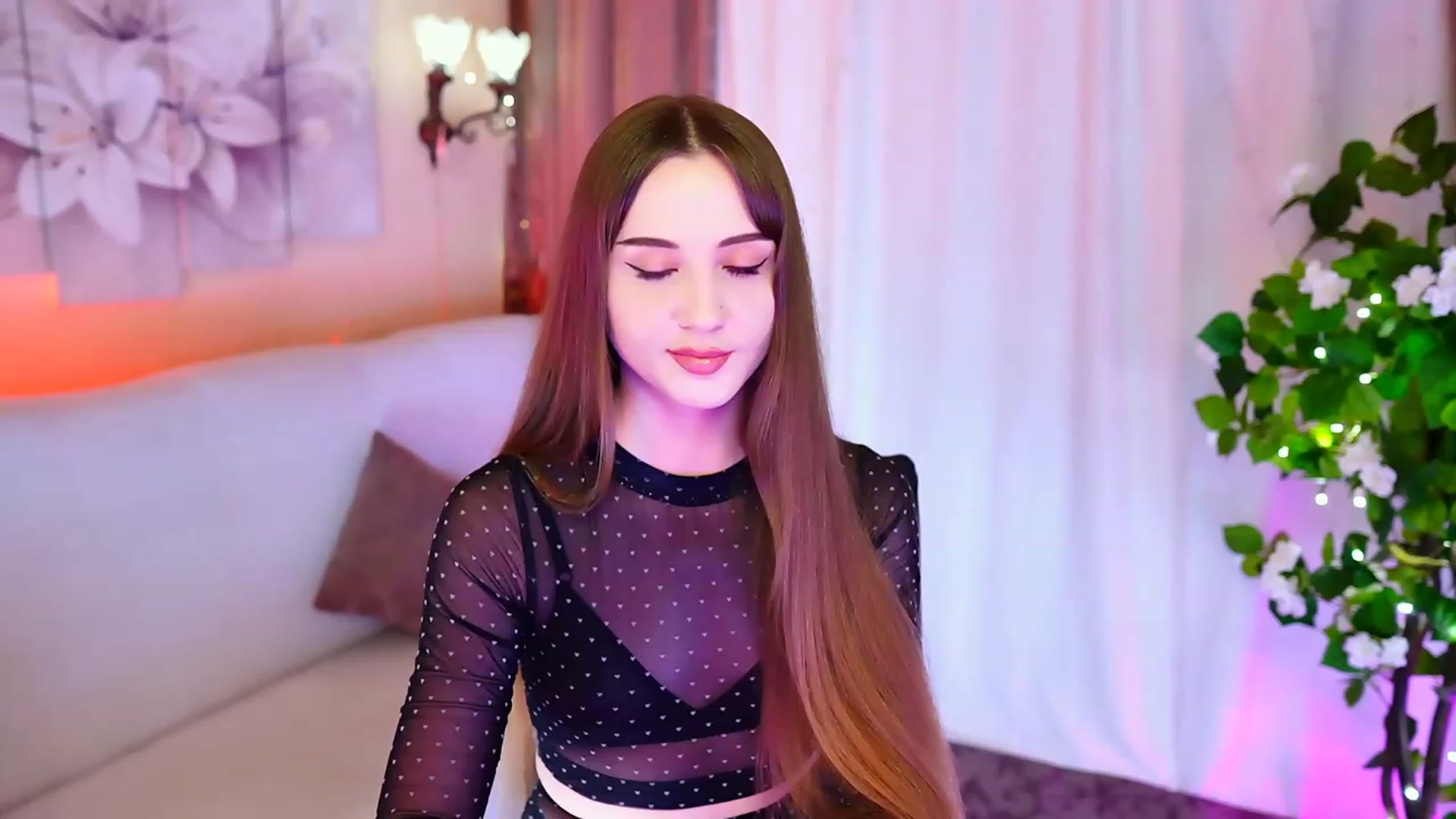 Gallery image thumbnail from Innocent_Soul's myfreecams stream on, 10/16/2023, 18:14 image 15 of 20