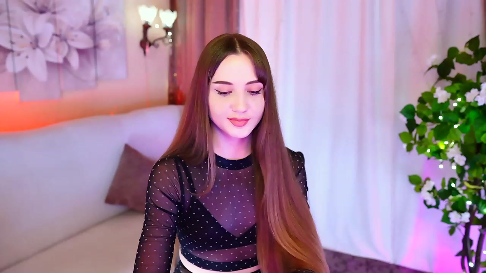Gallery image thumbnail from Innocent_Soul's myfreecams stream on, 10/16/2023, 19:09 image 3 of 20