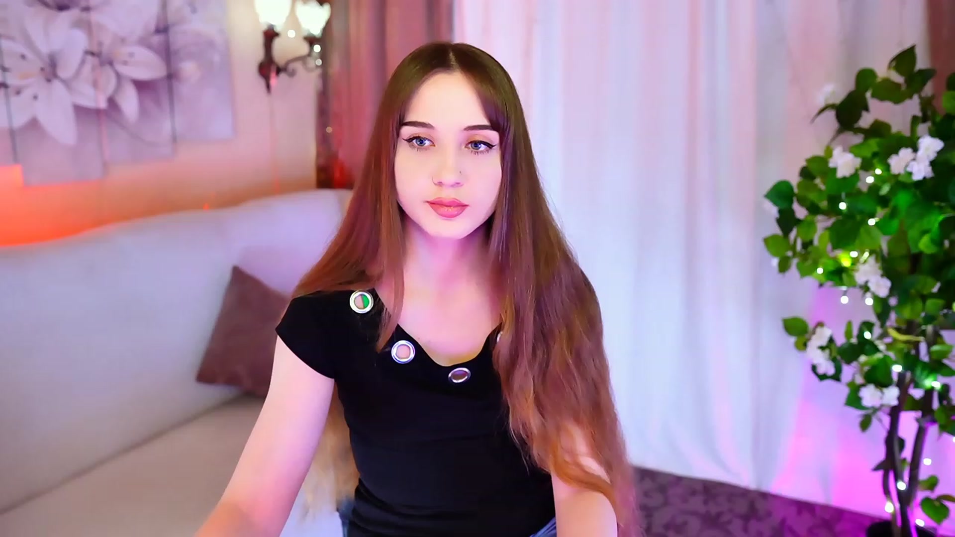 Gallery image thumbnail from Innocent_Soul's myfreecams stream on, 10/17/2023, 15:54 image 5 of 20