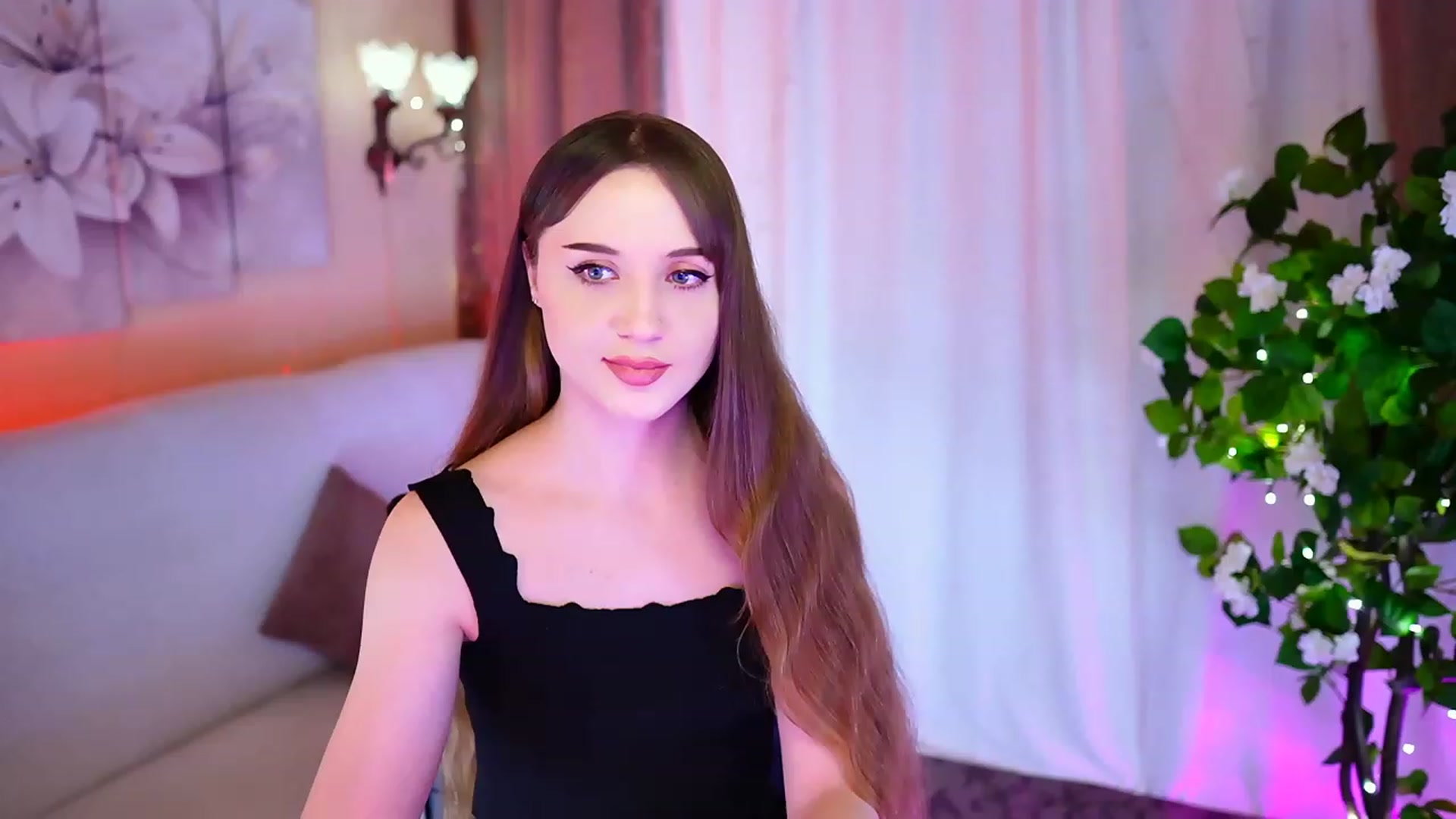 Gallery image thumbnail from Innocent_Soul's myfreecams stream on, 10/18/2023, 16:34 image 11 of 20