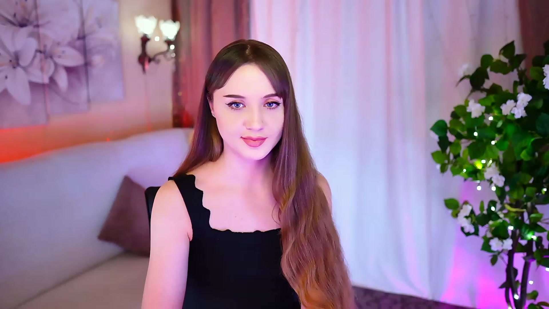 Gallery image thumbnail from Innocent_Soul's myfreecams stream on, 10/18/2023, 16:34 image 13 of 20