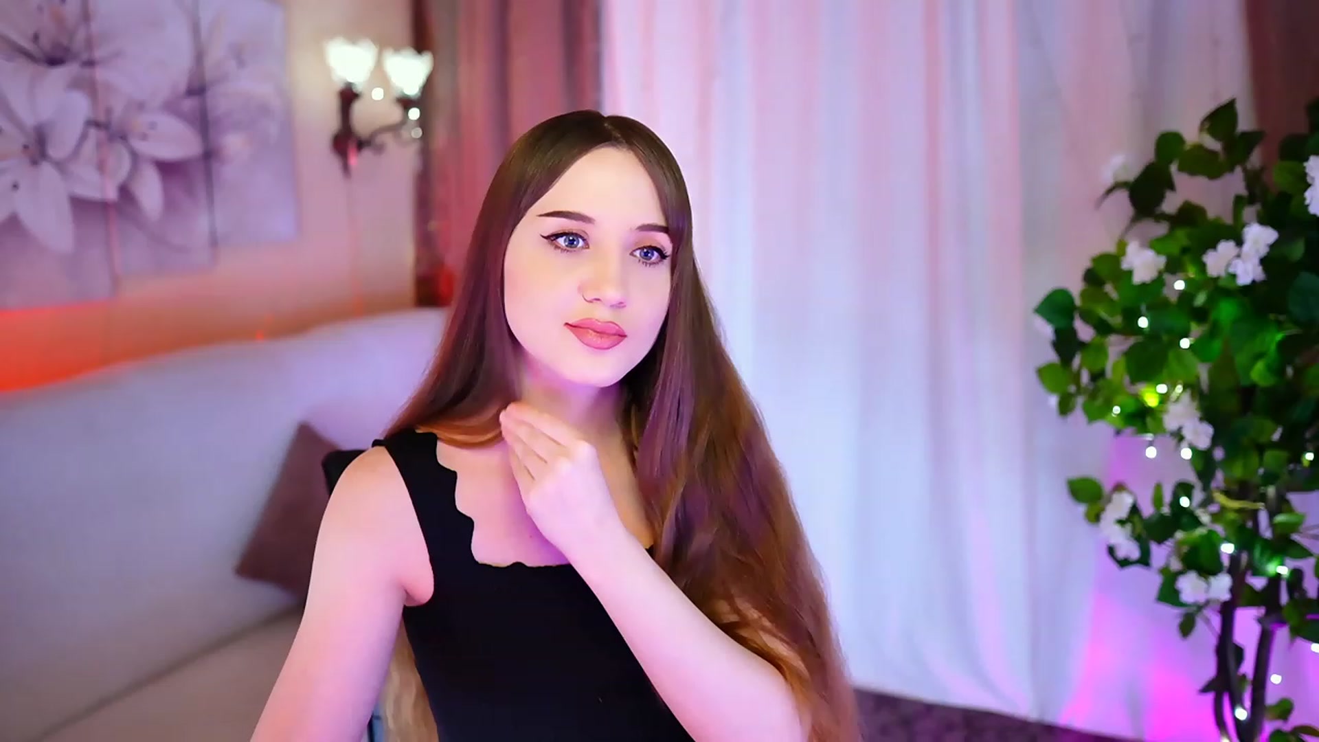 Gallery image thumbnail from Innocent_Soul's myfreecams stream on, 10/18/2023, 16:34 image 3 of 20