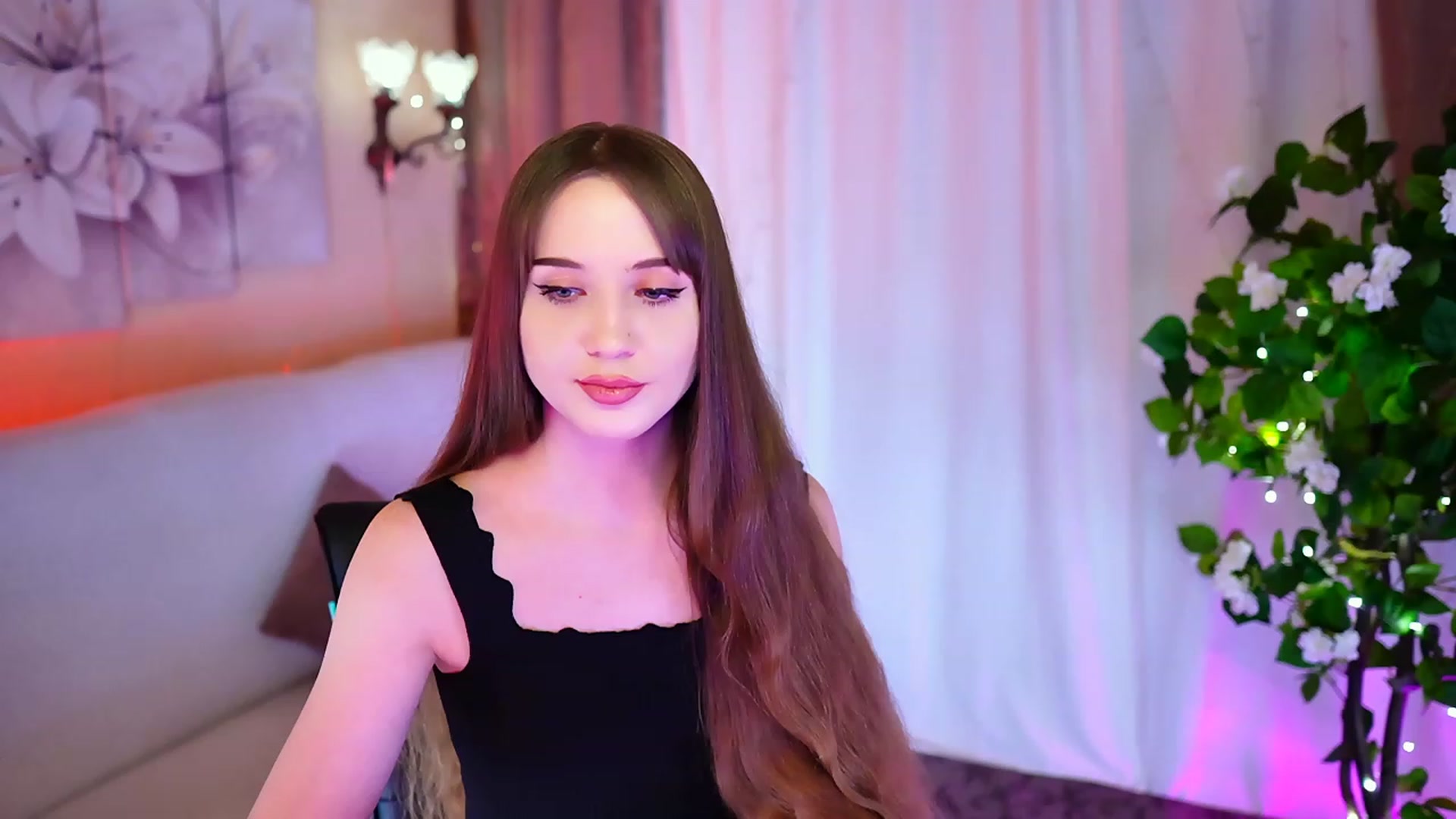 Gallery image thumbnail from Innocent_Soul's myfreecams stream on, 10/18/2023, 17:48 image 13 of 20