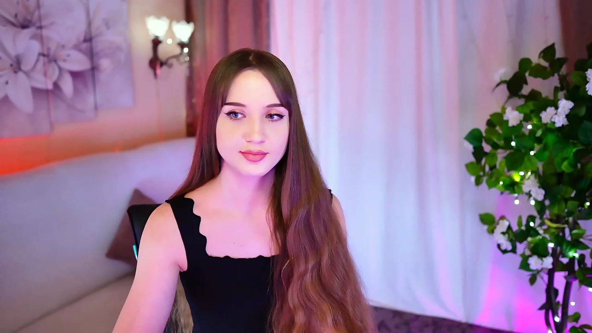 Gallery image thumbnail from Innocent_Soul's myfreecams stream on, 10/18/2023, 17:48 image 2 of 20