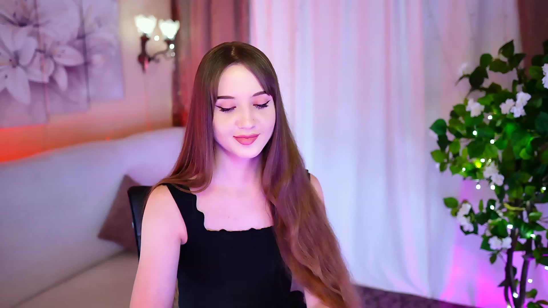 Gallery image thumbnail from Innocent_Soul's myfreecams stream on, 10/18/2023, 17:48 image 10 of 20