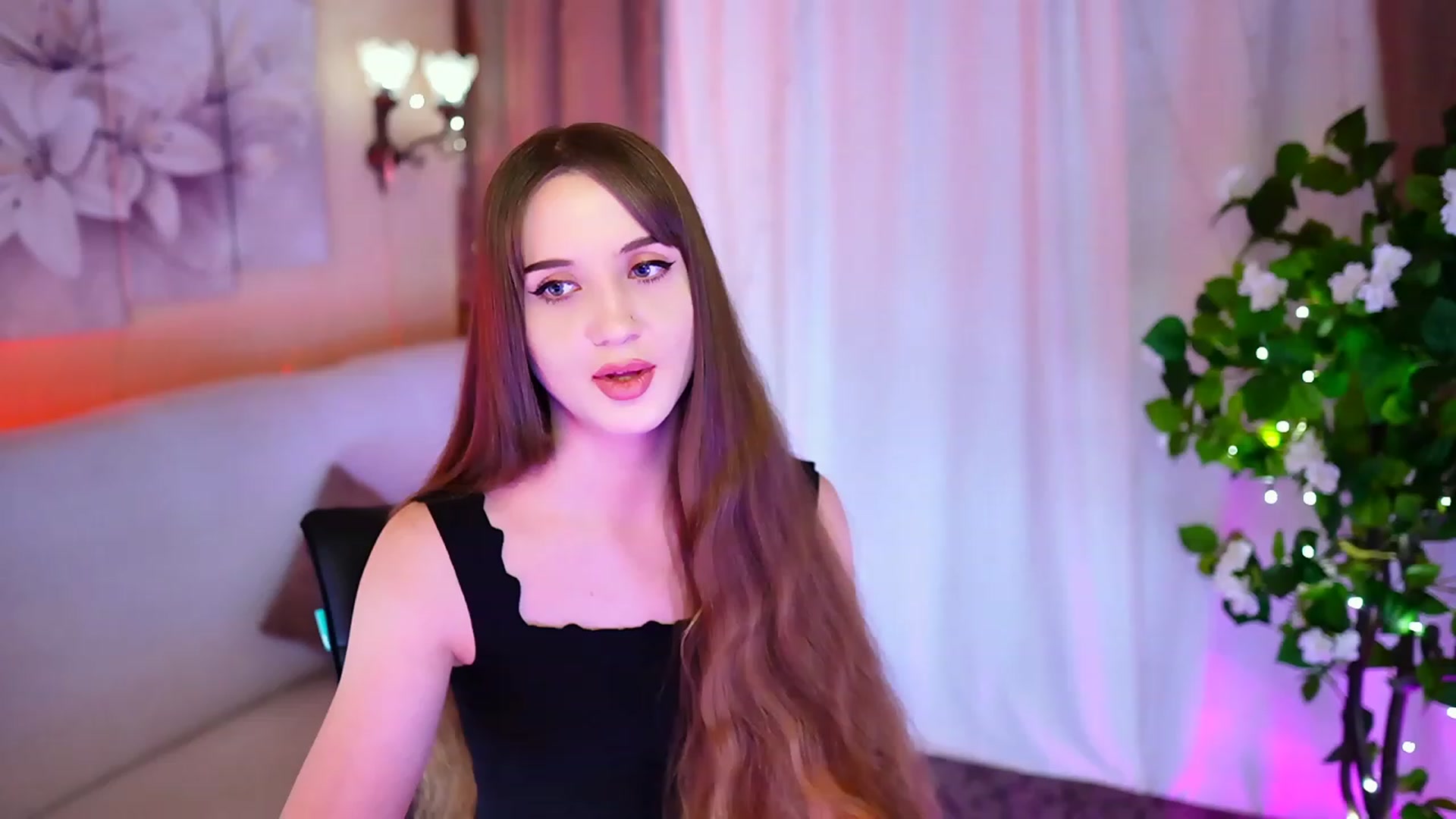 Gallery image thumbnail from Innocent_Soul's myfreecams stream on, 10/18/2023, 17:48 image 5 of 20