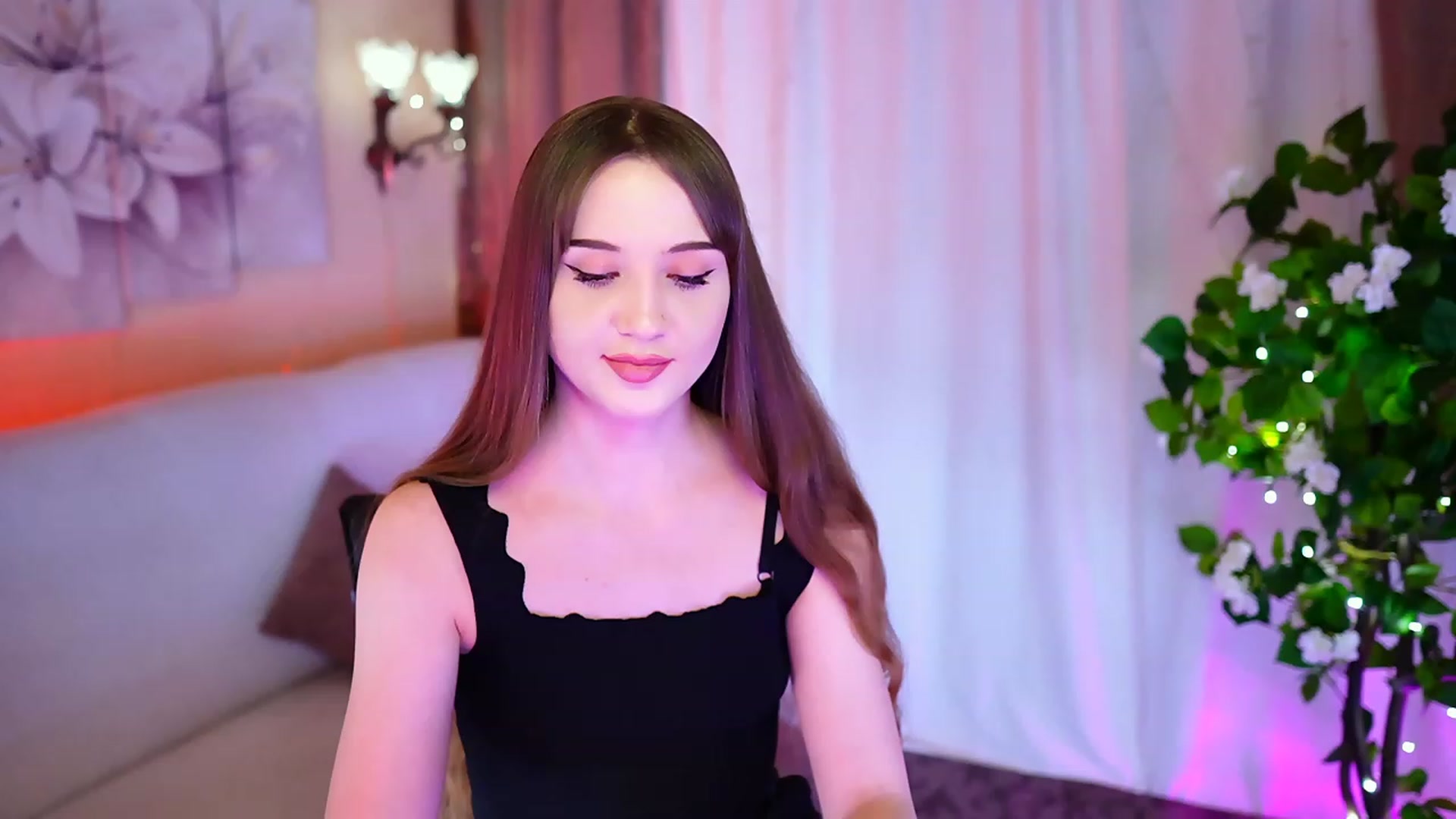 Gallery image thumbnail from Innocent_Soul's myfreecams stream on, 10/18/2023, 17:48 image 7 of 20