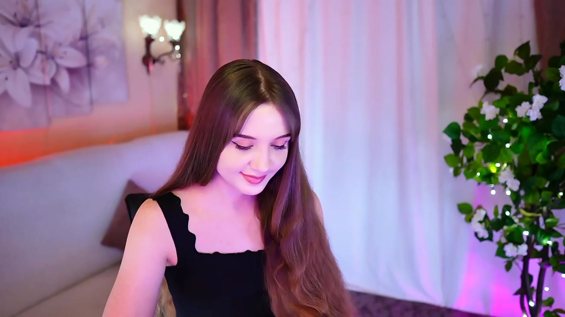 Gallery image thumbnail from Innocent_Soul's myfreecams stream on, 10/18/2023, 17:48 image 14 of 20