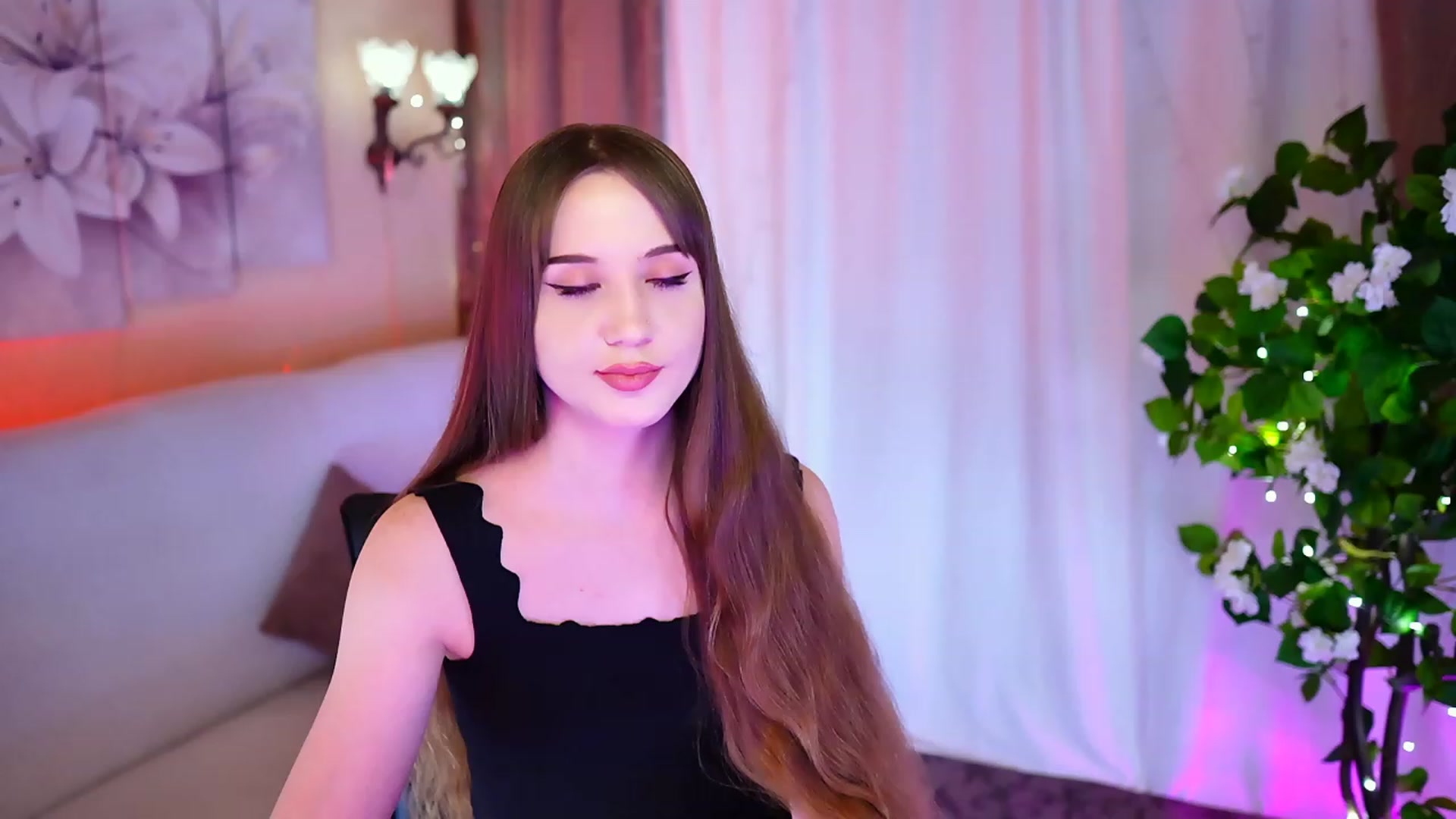 Gallery image thumbnail from Innocent_Soul's myfreecams stream on, 10/18/2023, 17:48 image 18 of 20